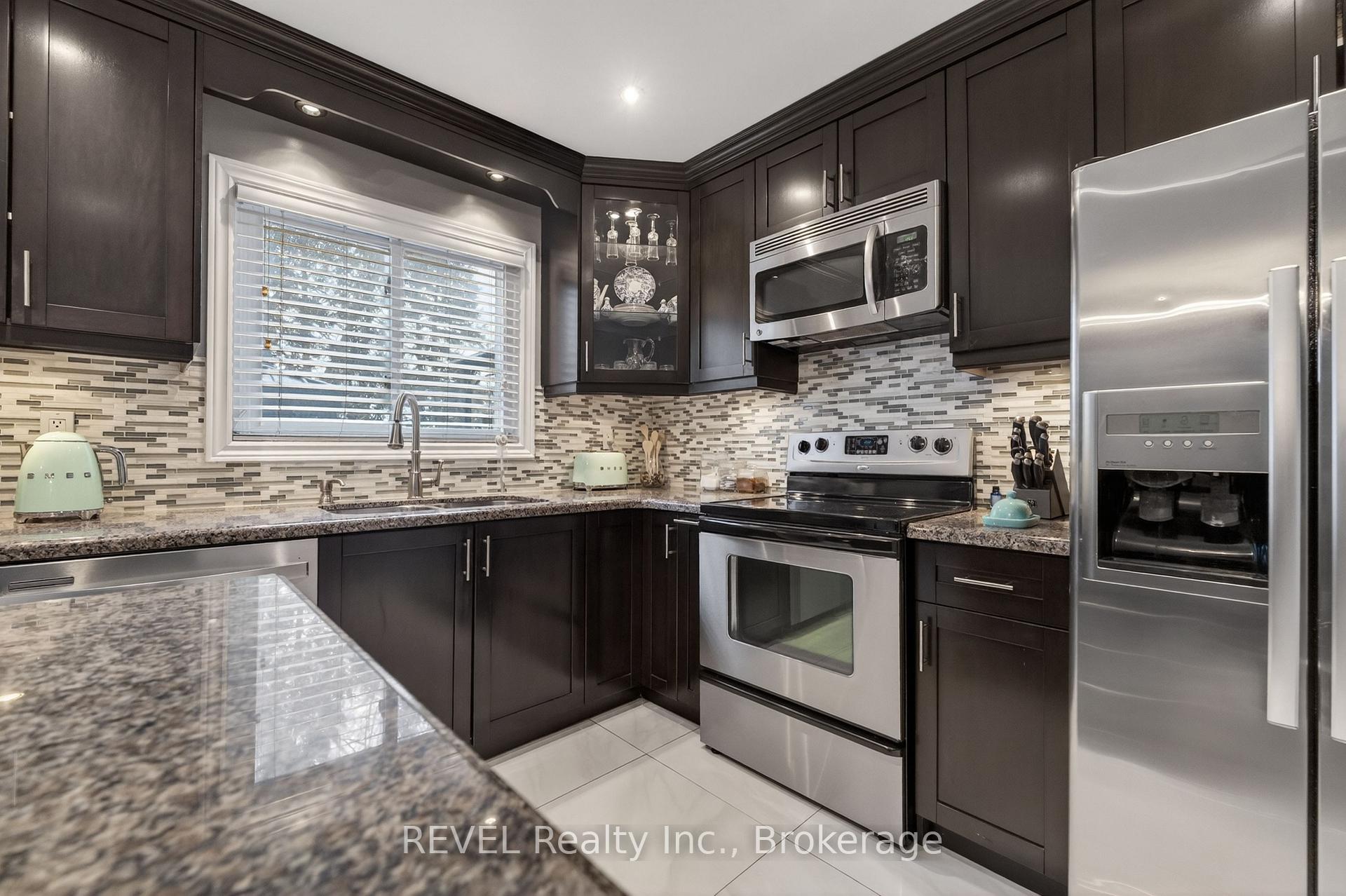 Photo 14 of 80 Dumfries Avenue, Brampton, Heart Lake West — HOMEH