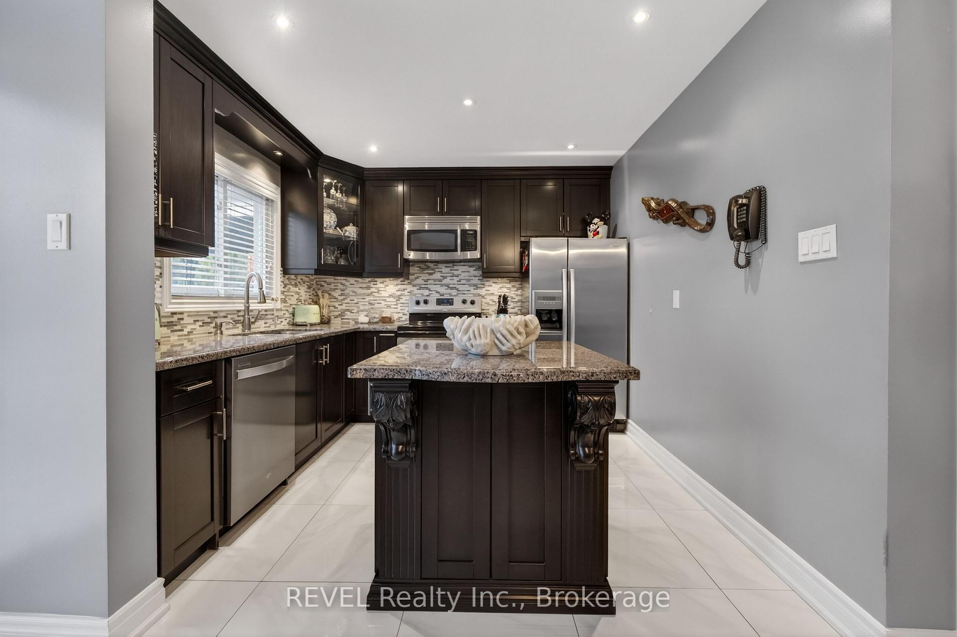 Photo 15 of 80 Dumfries Avenue, Brampton, Heart Lake West — HOMEH