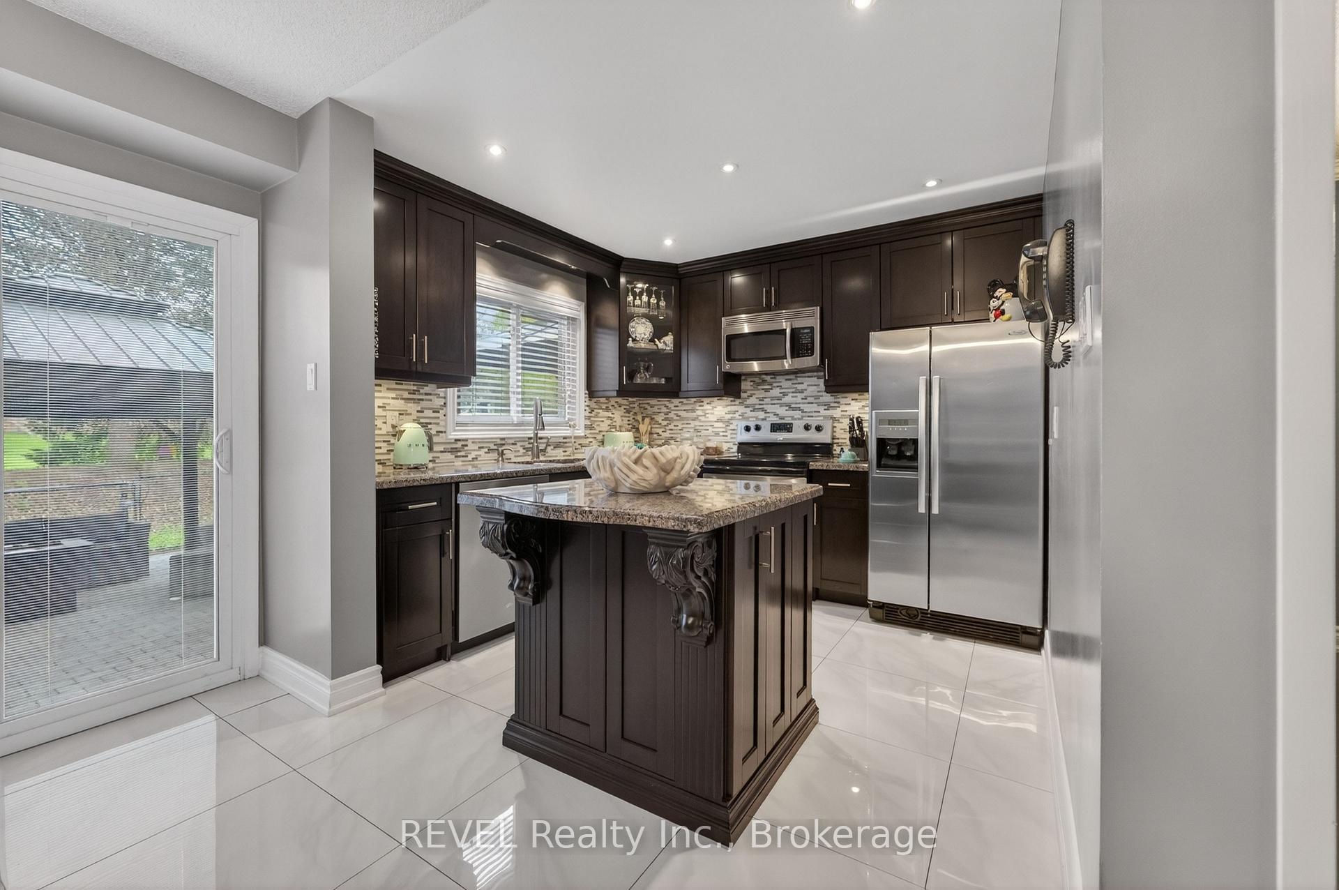 Photo 16 of 80 Dumfries Avenue, Brampton, Heart Lake West — HOMEH