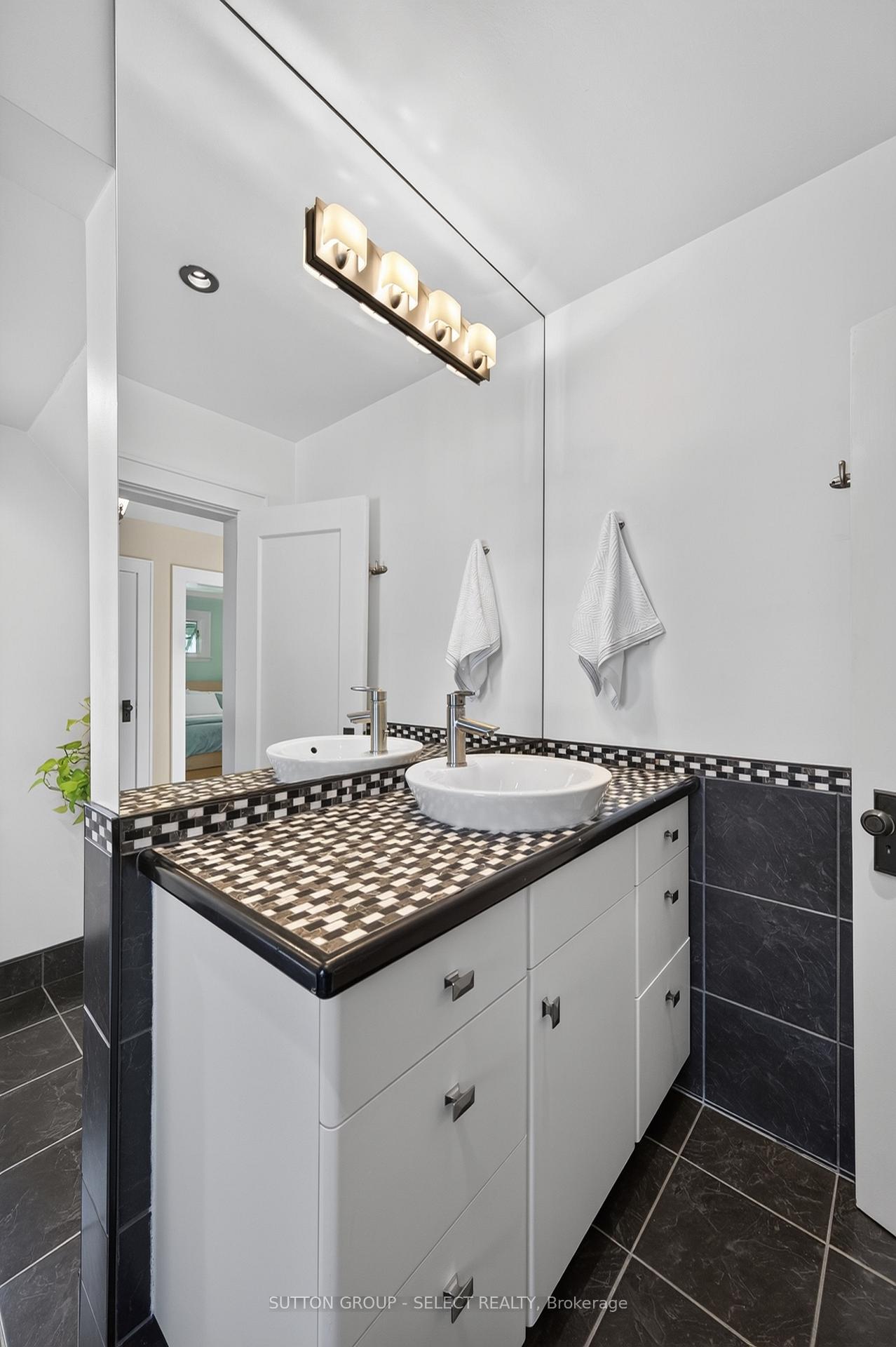 Photo 23 of 17 Willingdon Avenue, London, East B — HOMEH