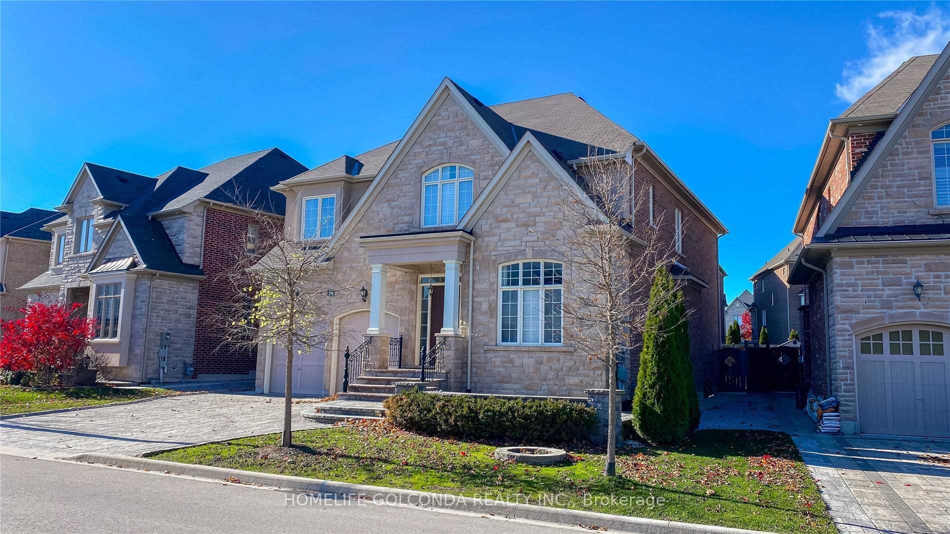 Photo 3 of 28 Stollery Pond Crescent, Markham, Devil's Elbow — HOMEH