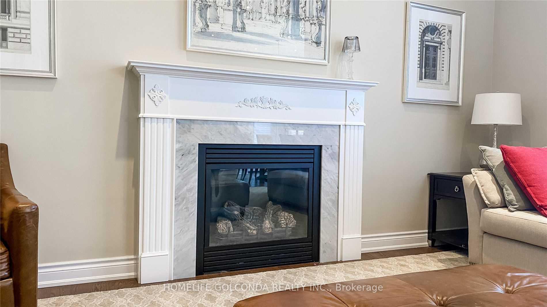 Photo 4 of 28 Stollery Pond Crescent, Markham, Devil's Elbow — HOMEH
