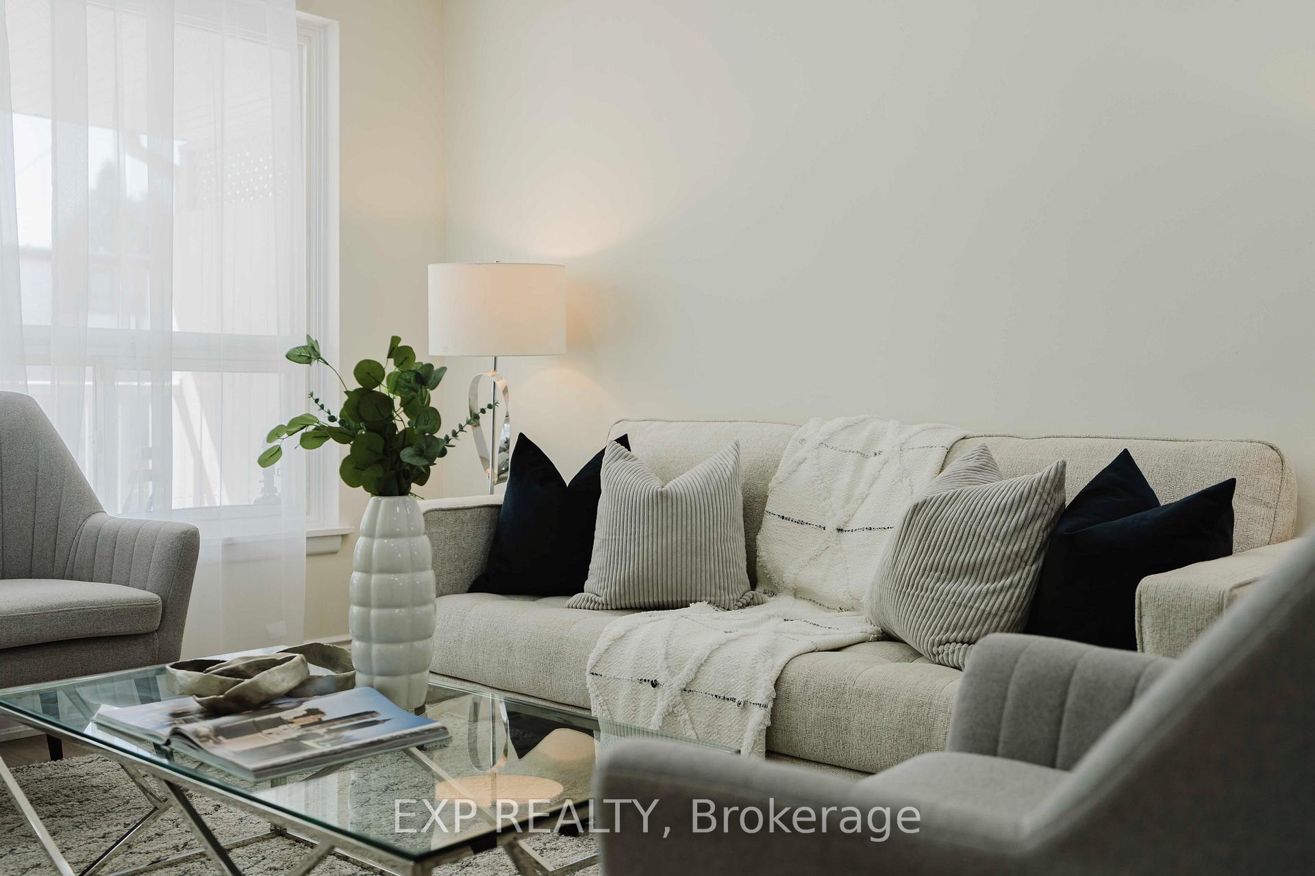 Photo 10 of 78 Woodfern Drive, Scarborough, Ionview — HOMEH