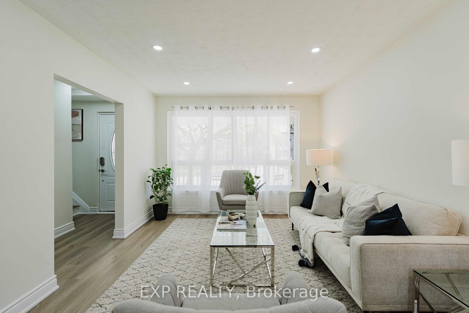 Photo 12 of 78 Woodfern Drive, Scarborough, Ionview — HOMEH