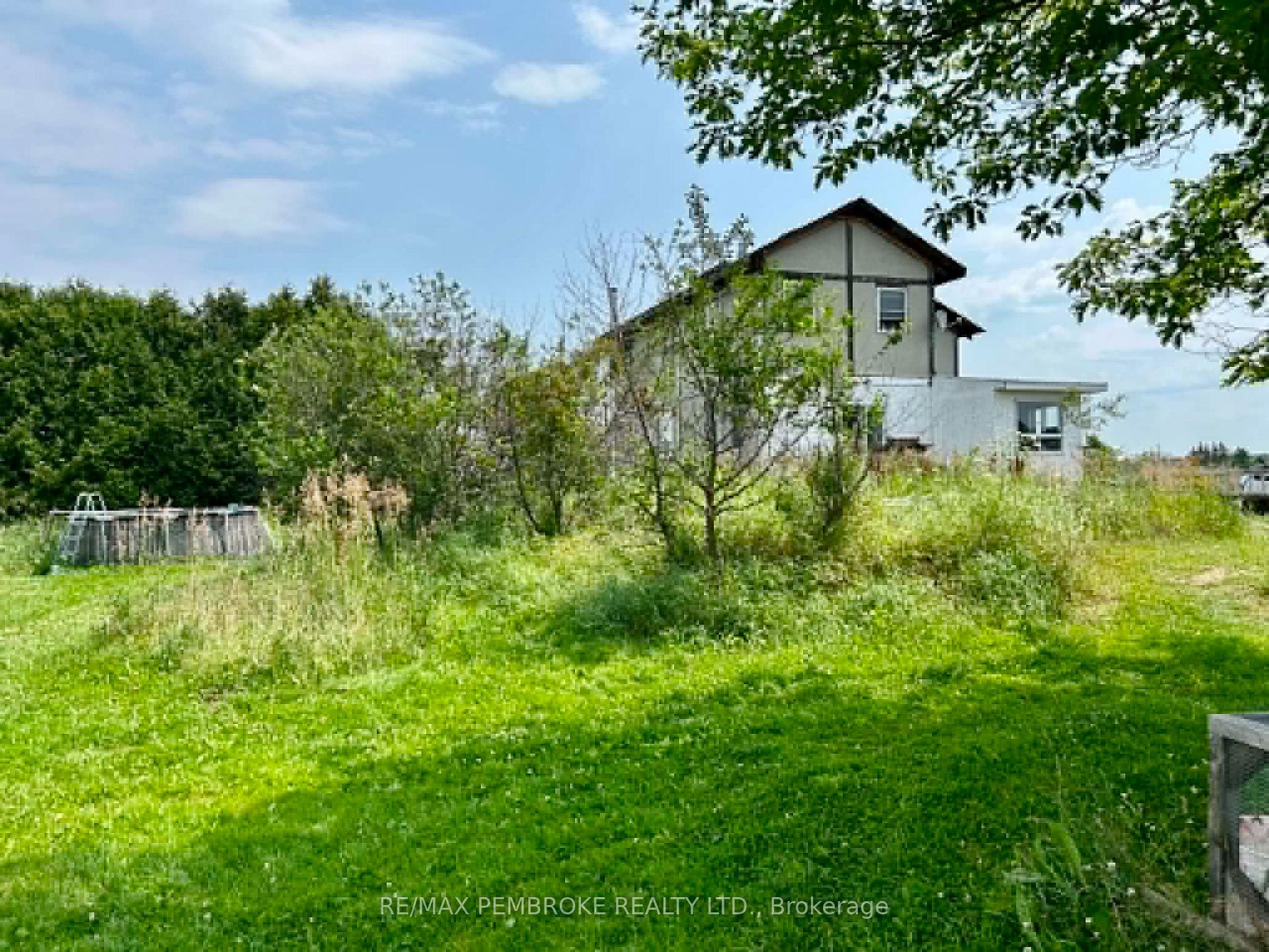 Photo 6 of 827 B Line Road, Laurentian Valley, Laurentian Valley — HOMEH