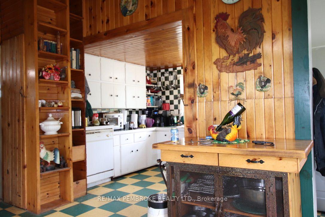 Photo 9 of 827 B Line Road, Laurentian Valley, Laurentian Valley — HOMEH