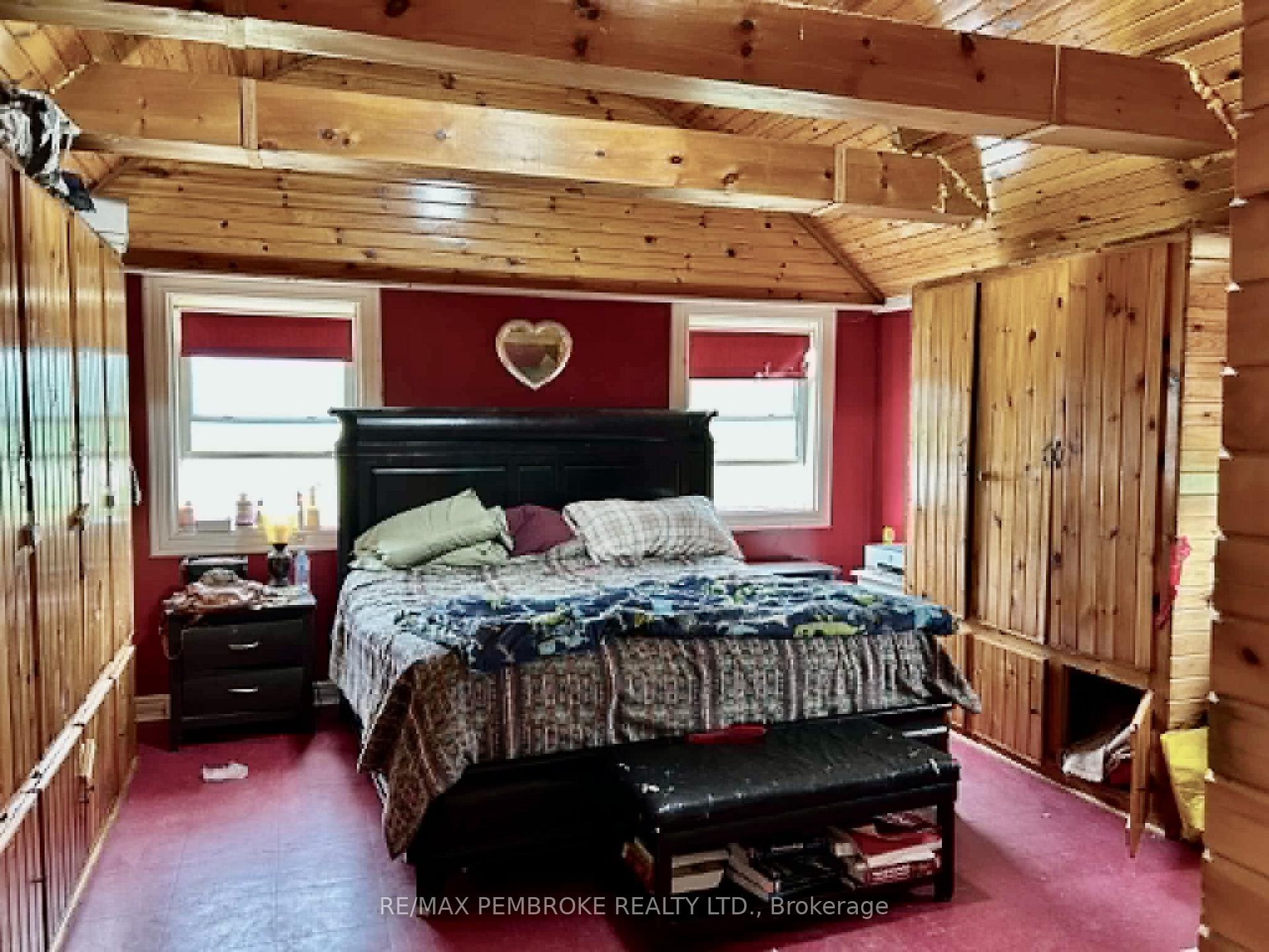 Photo 24 of 827 B Line Road, Laurentian Valley, Laurentian Valley — HOMEH