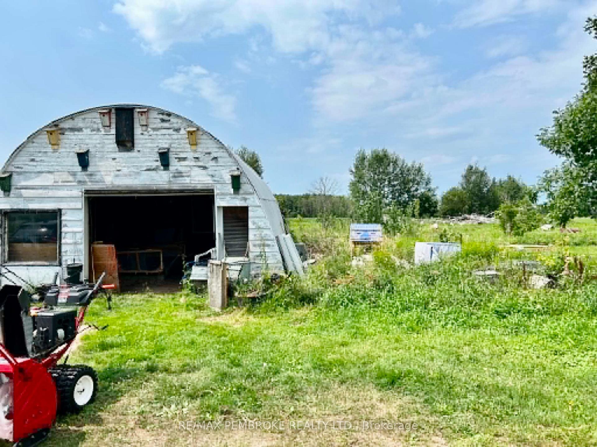 Photo 34 of 827 B Line Road, Laurentian Valley, Laurentian Valley — HOMEH
