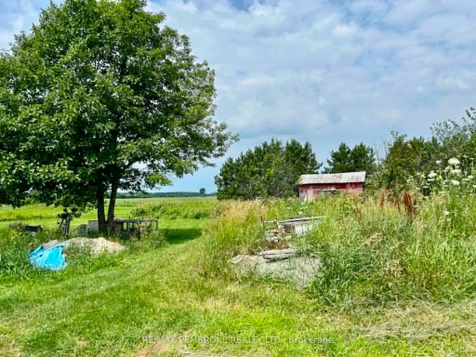 Photo 37 of 827 B Line Road, Laurentian Valley, Laurentian Valley — HOMEH