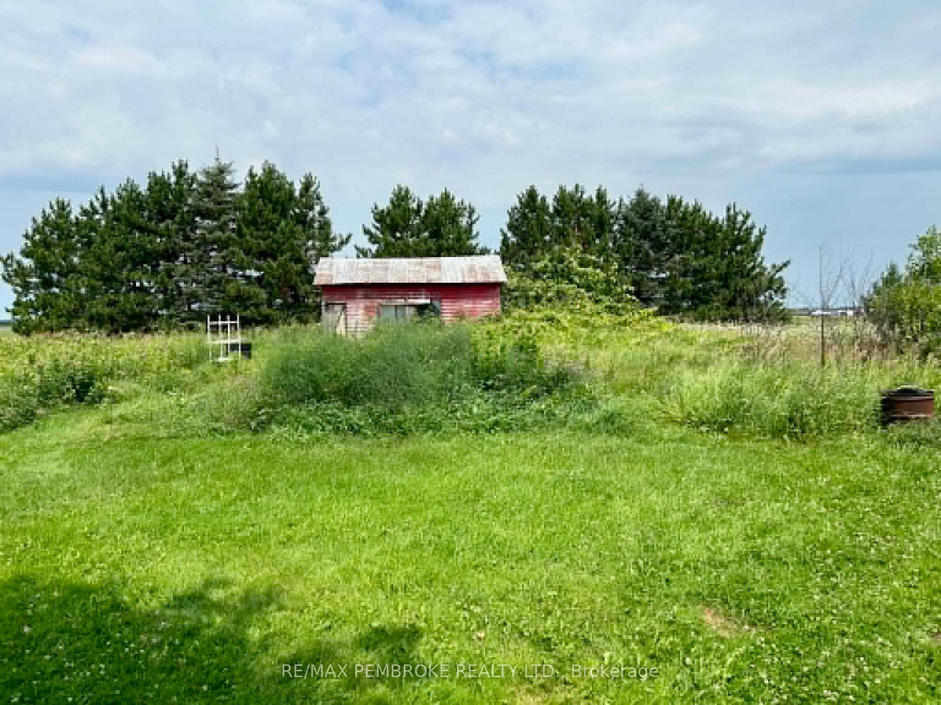 Photo 39 of 827 B Line Road, Laurentian Valley, Laurentian Valley — HOMEH