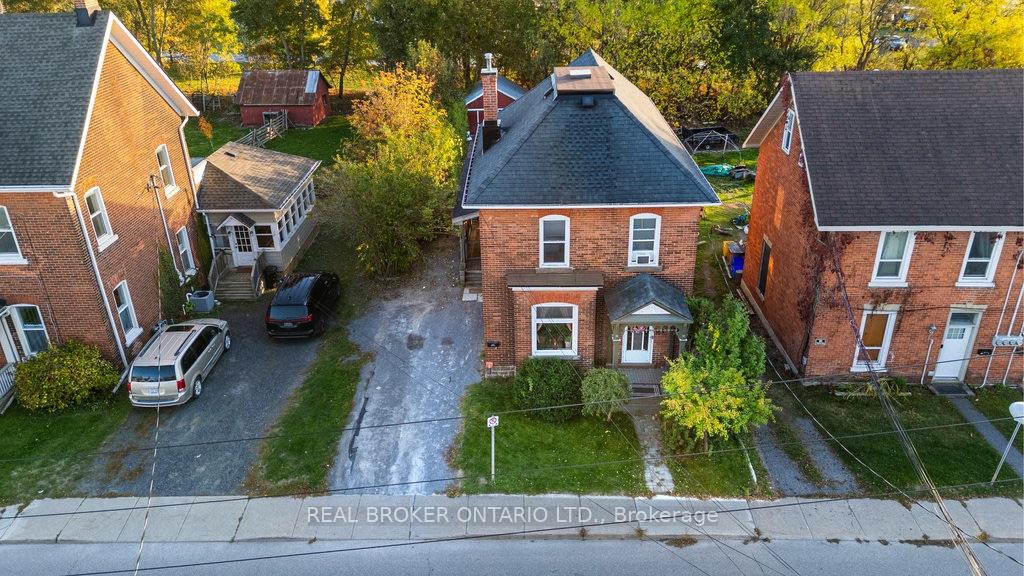 Photo 2 of 88 Moore Street, Carleton Place, Carleton Place — HOMEH