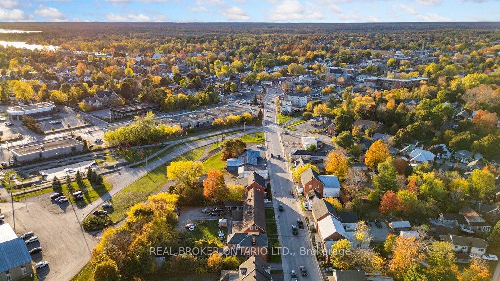 Photo 48 of 88 Moore Street, Carleton Place, Carleton Place — HOMEH