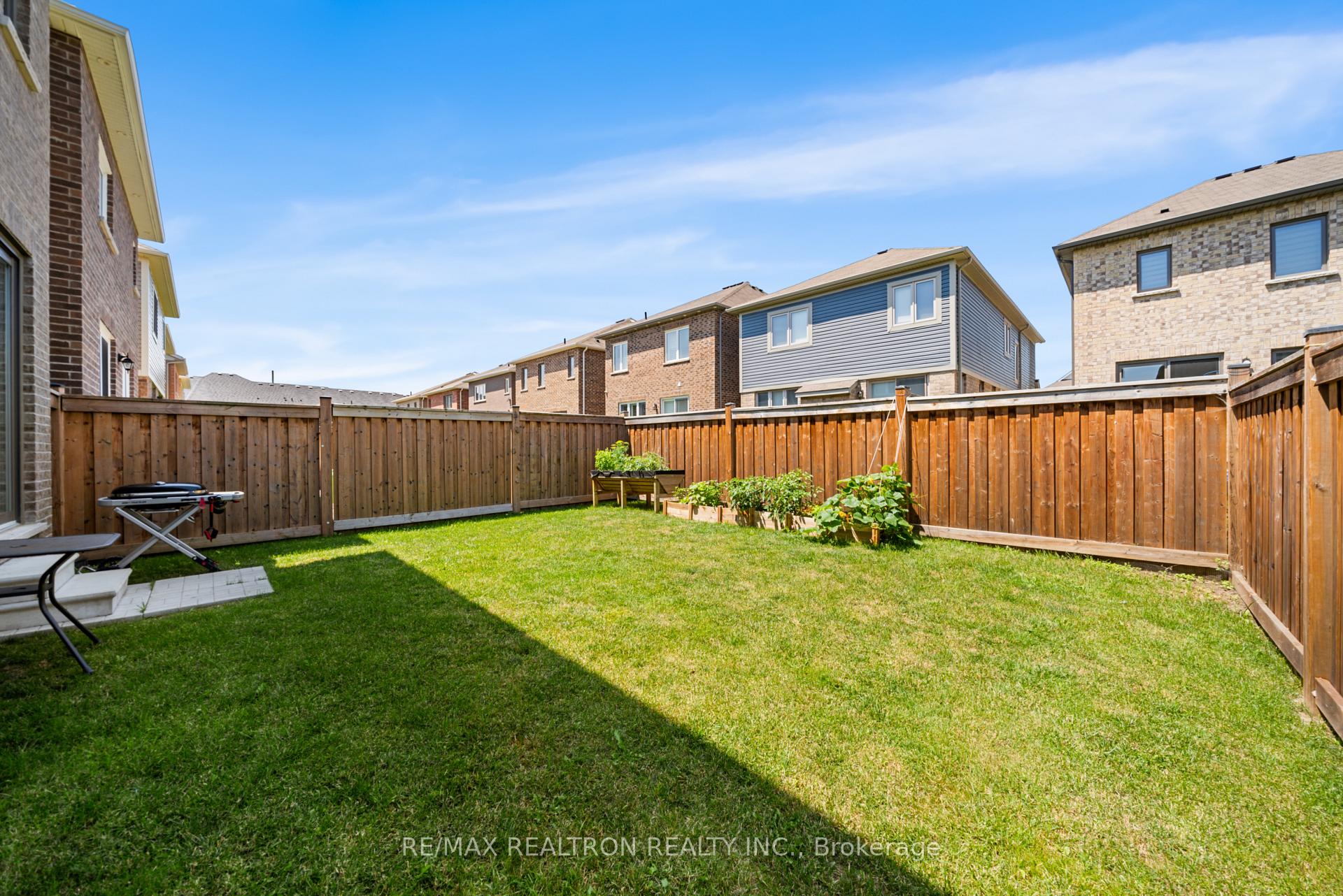 Photo 26 of 22 Kilmarnock Crescent, Whitby, Rural Whitby — HOMEH