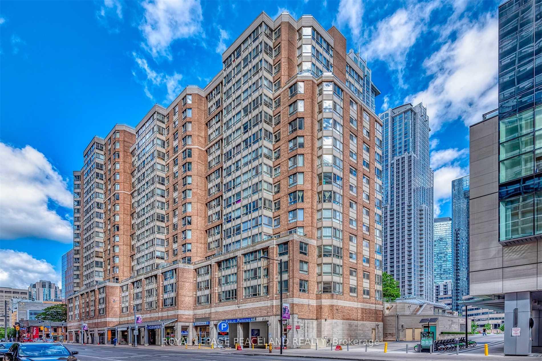 Front of Unit 704, 44 Gerrard Street W