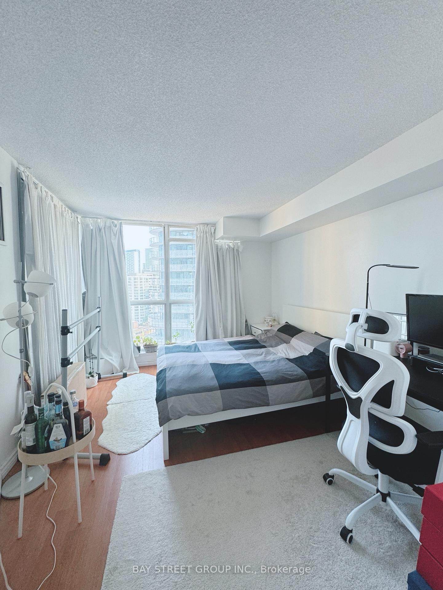 Photo 2 of Unit 1512, 24 Wellesley Street W, Toronto, Bay Street Corridor — HOMEH