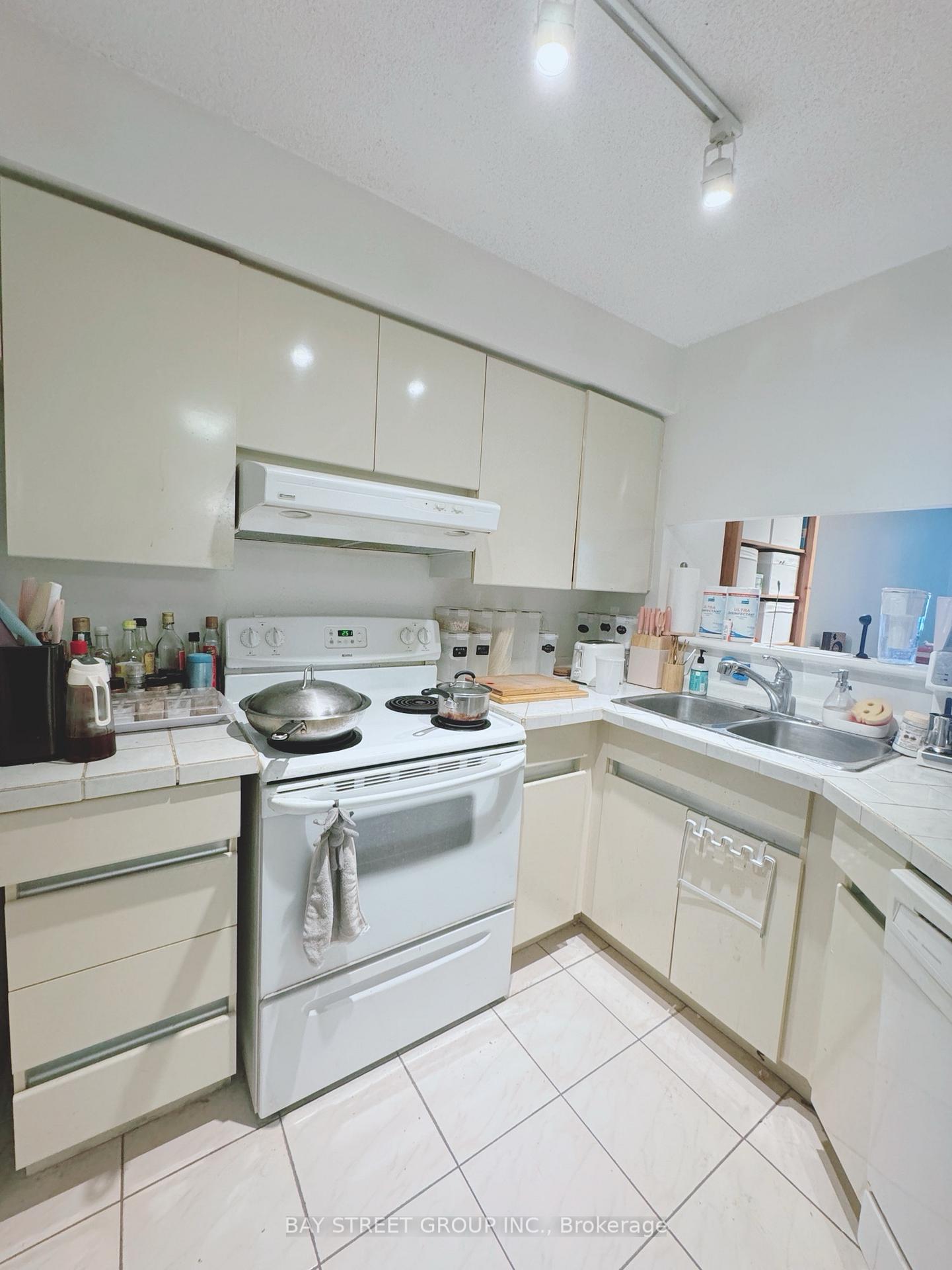 Photo 10 of Unit 1512, 24 Wellesley Street W, Toronto, Bay Street Corridor — HOMEH