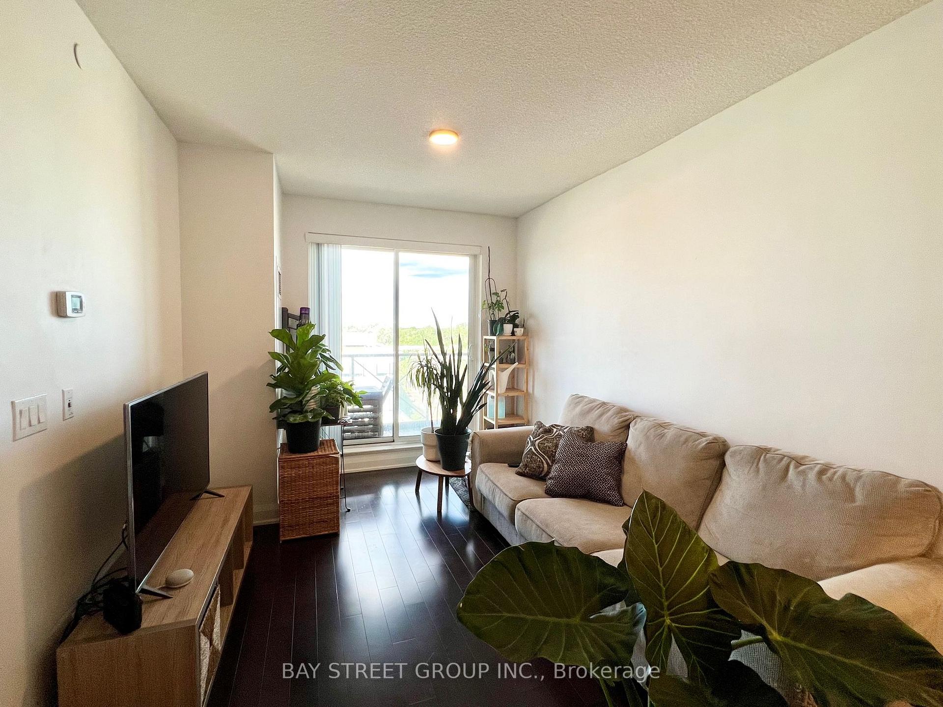 Photo 3 of Unit 727, 8228 Birchmount Road, Markham, Unionville — HOMEH