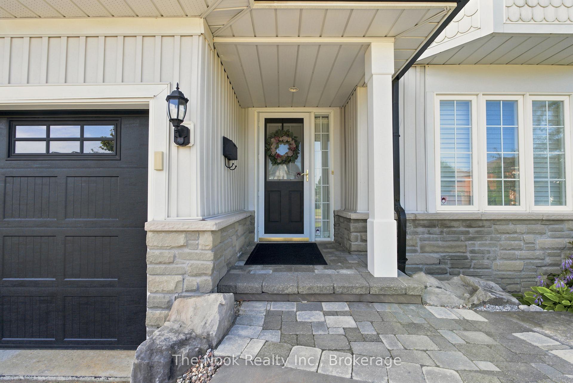 Photo 4 of 137 Edward Street E, Clarington, Newcastle — HOMEH