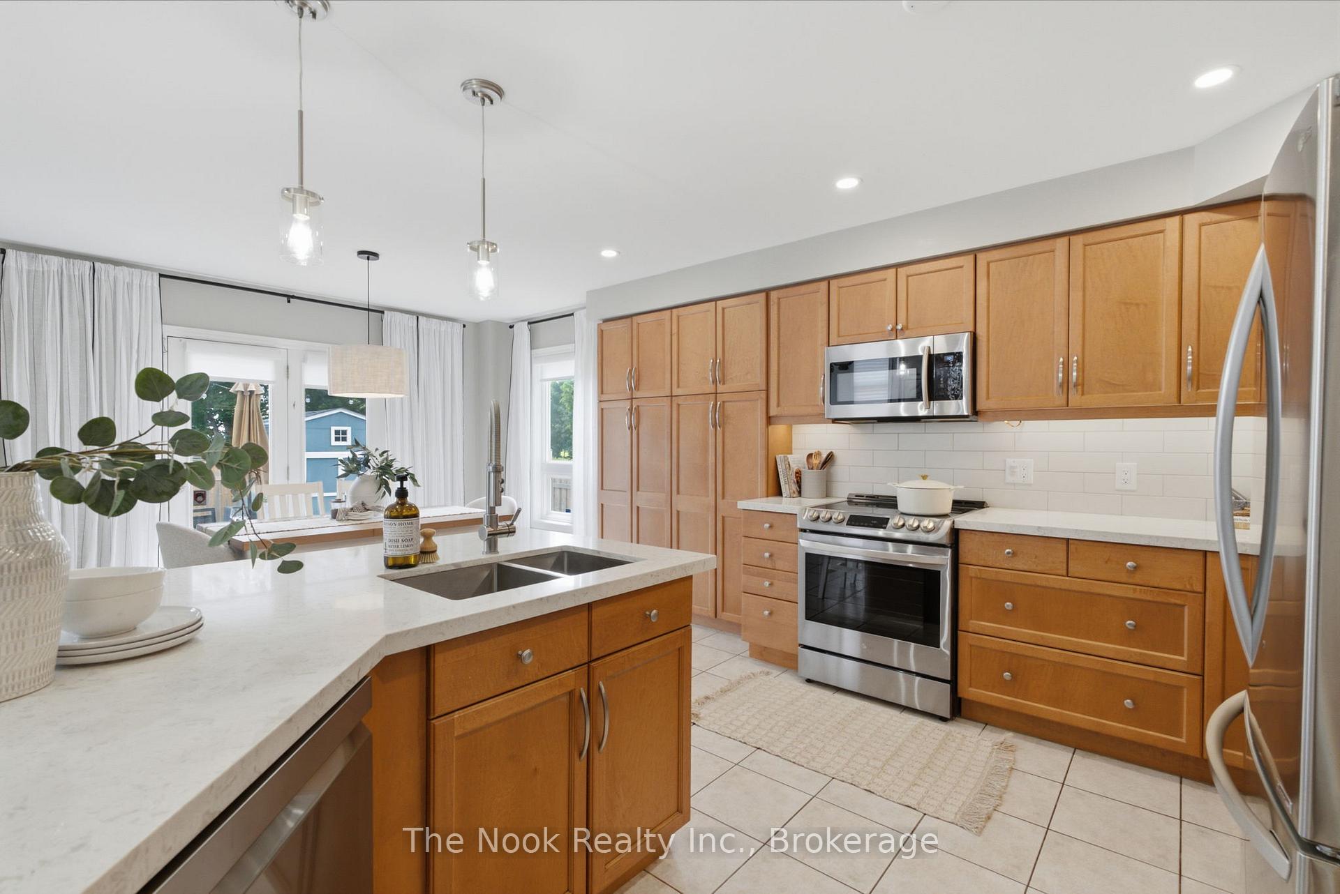 Photo 16 of 137 Edward Street E, Clarington, Newcastle — HOMEH