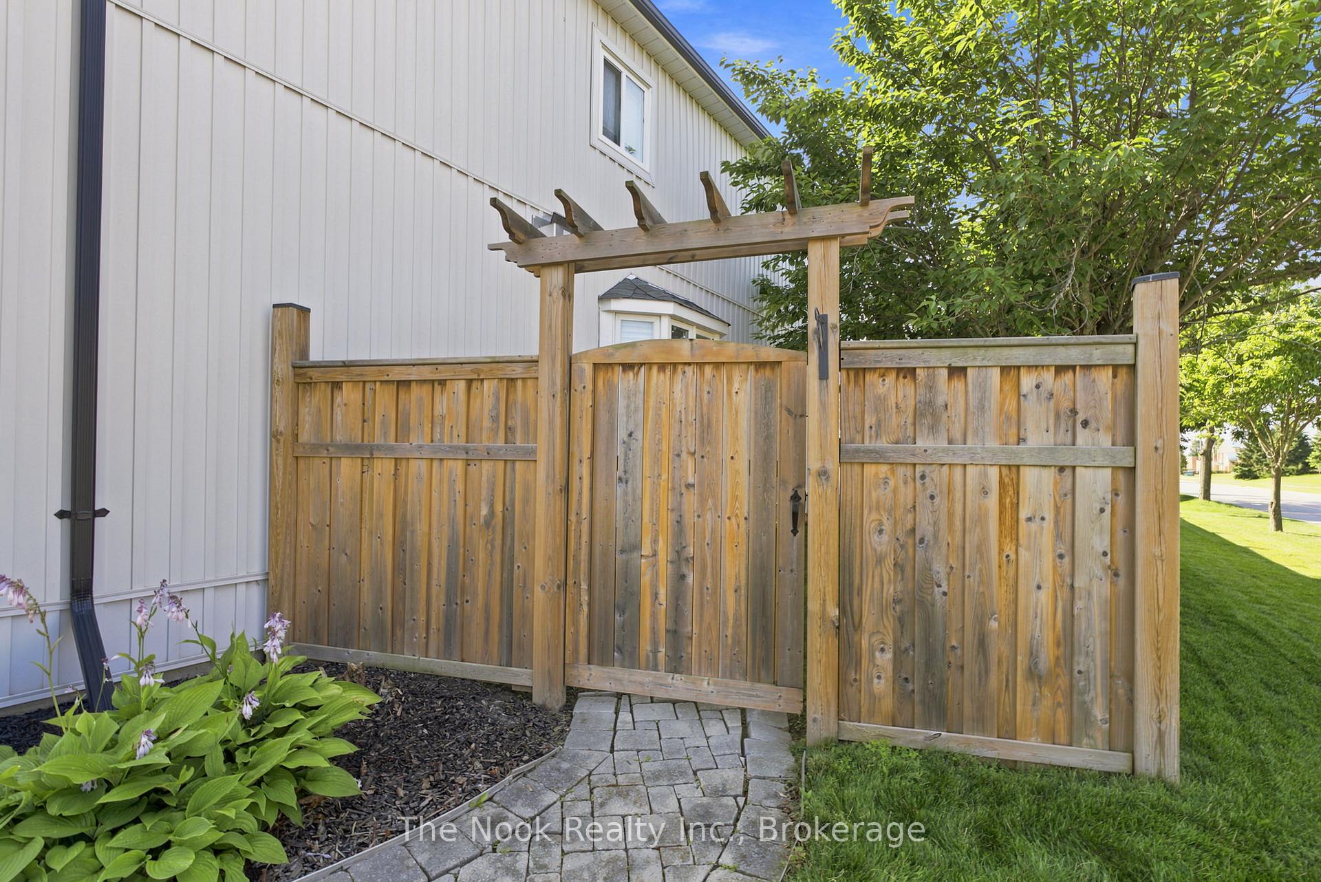 Photo 41 of 137 Edward Street E, Clarington, Newcastle — HOMEH