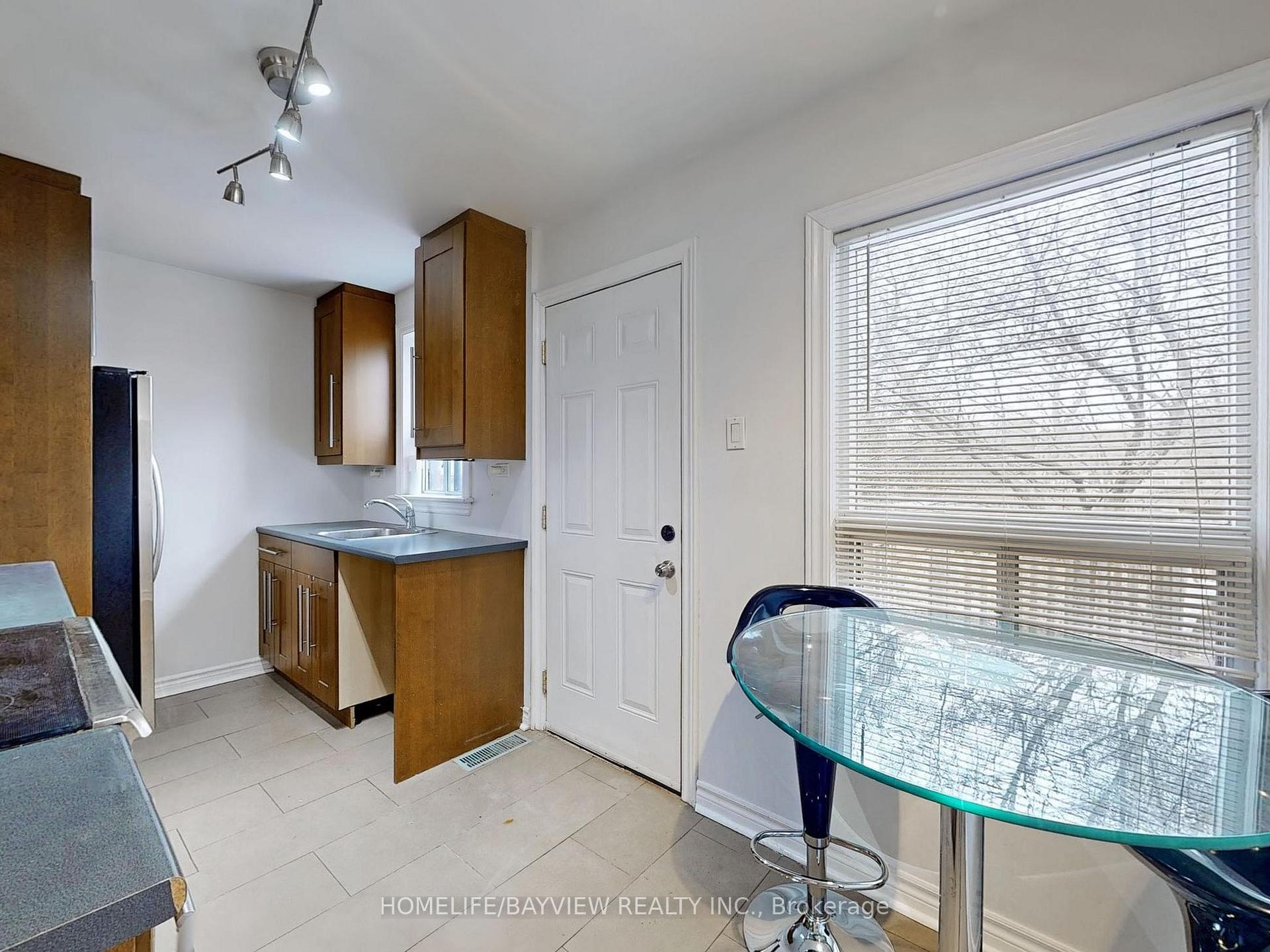 Photo 8 of 60 Bevdale Road, North York, Willowdale West — HOMEH