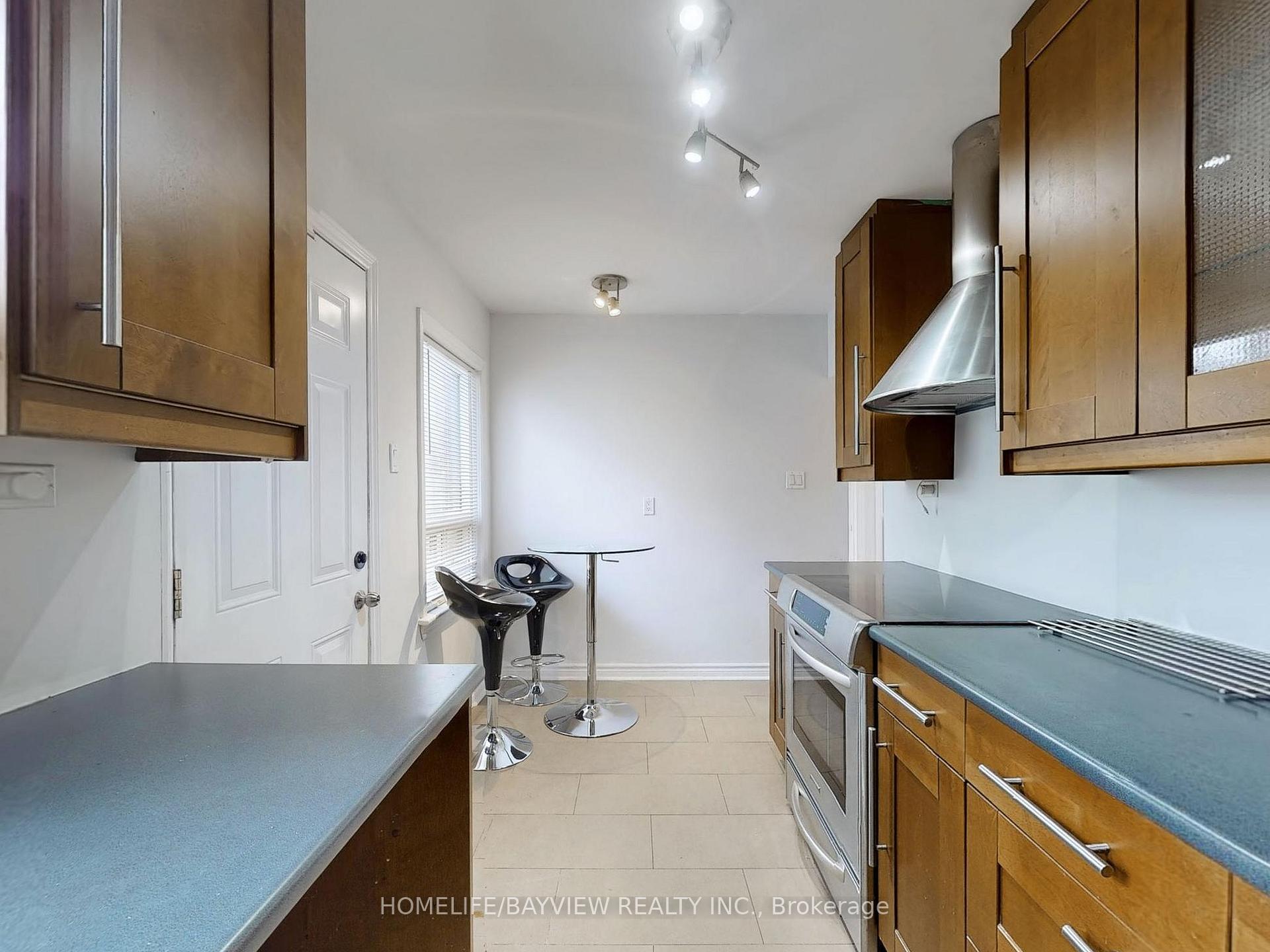 Photo 9 of 60 Bevdale Road, North York, Willowdale West — HOMEH
