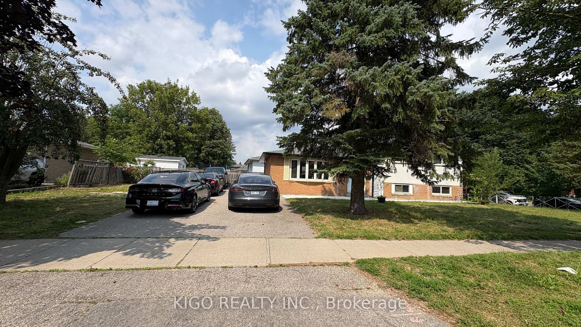 Photo 2 of Unit Upper, 4 Markwood Drive, Kitchener, Victoria Hills — HOMEH