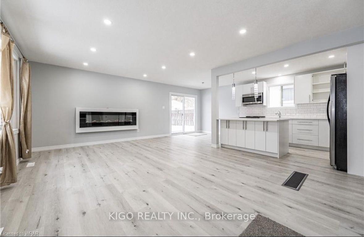 Photo 4 of Unit Upper, 4 Markwood Drive, Kitchener, Victoria Hills — HOMEH