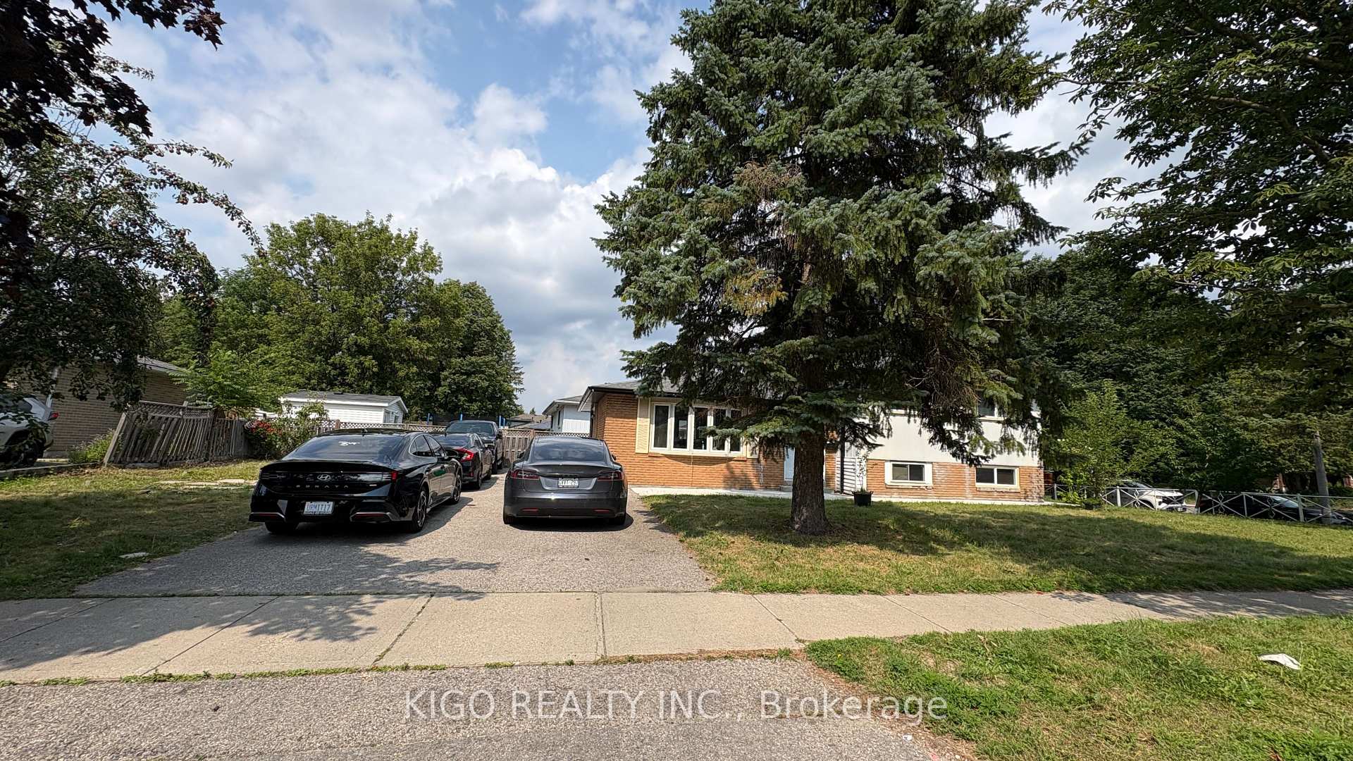 Front of Unit Lower, 4 Markwood Drive