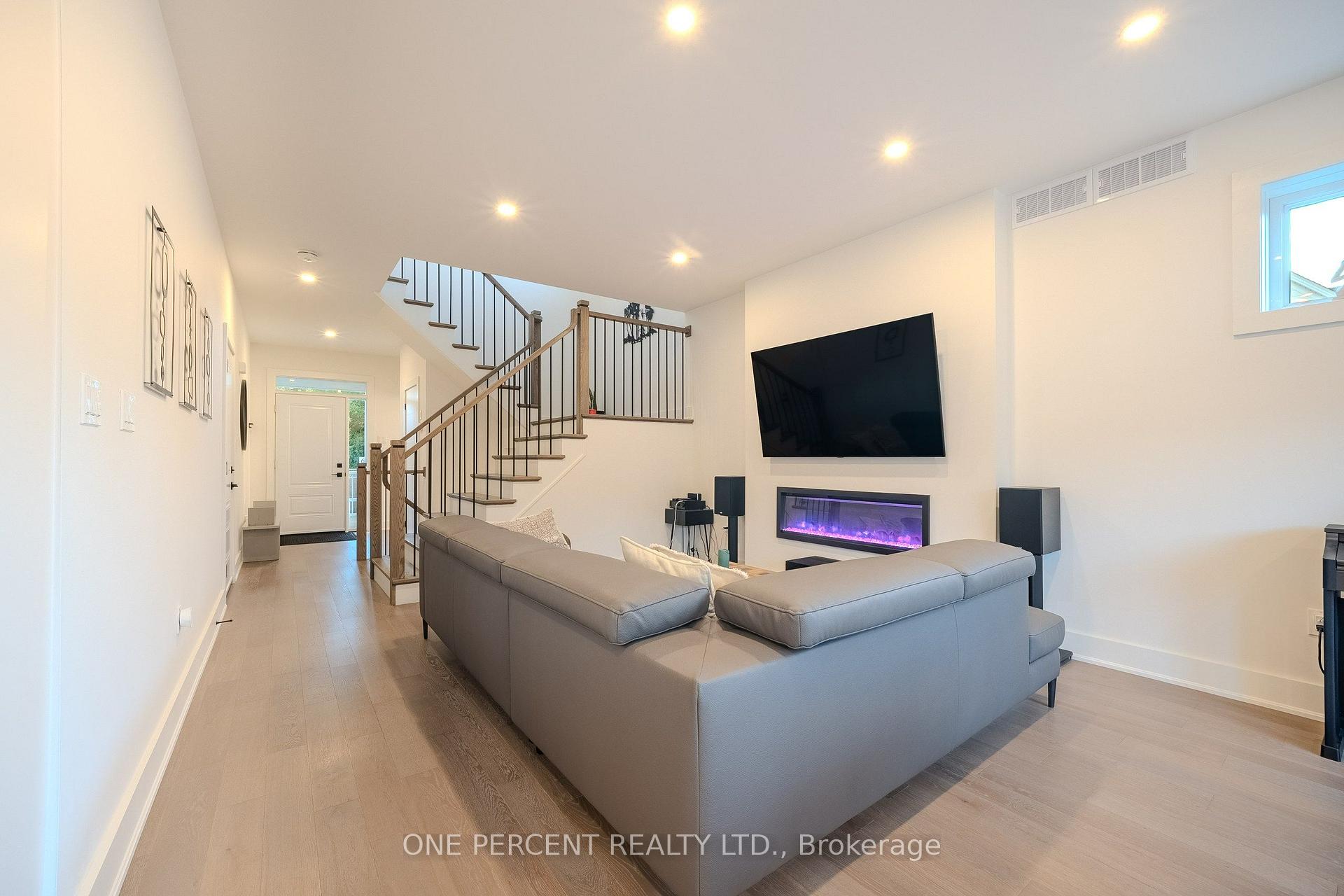 Photo 8 of Unit 3, 427 Geneva Street, St. Catharines, Lakeport — HOMEH