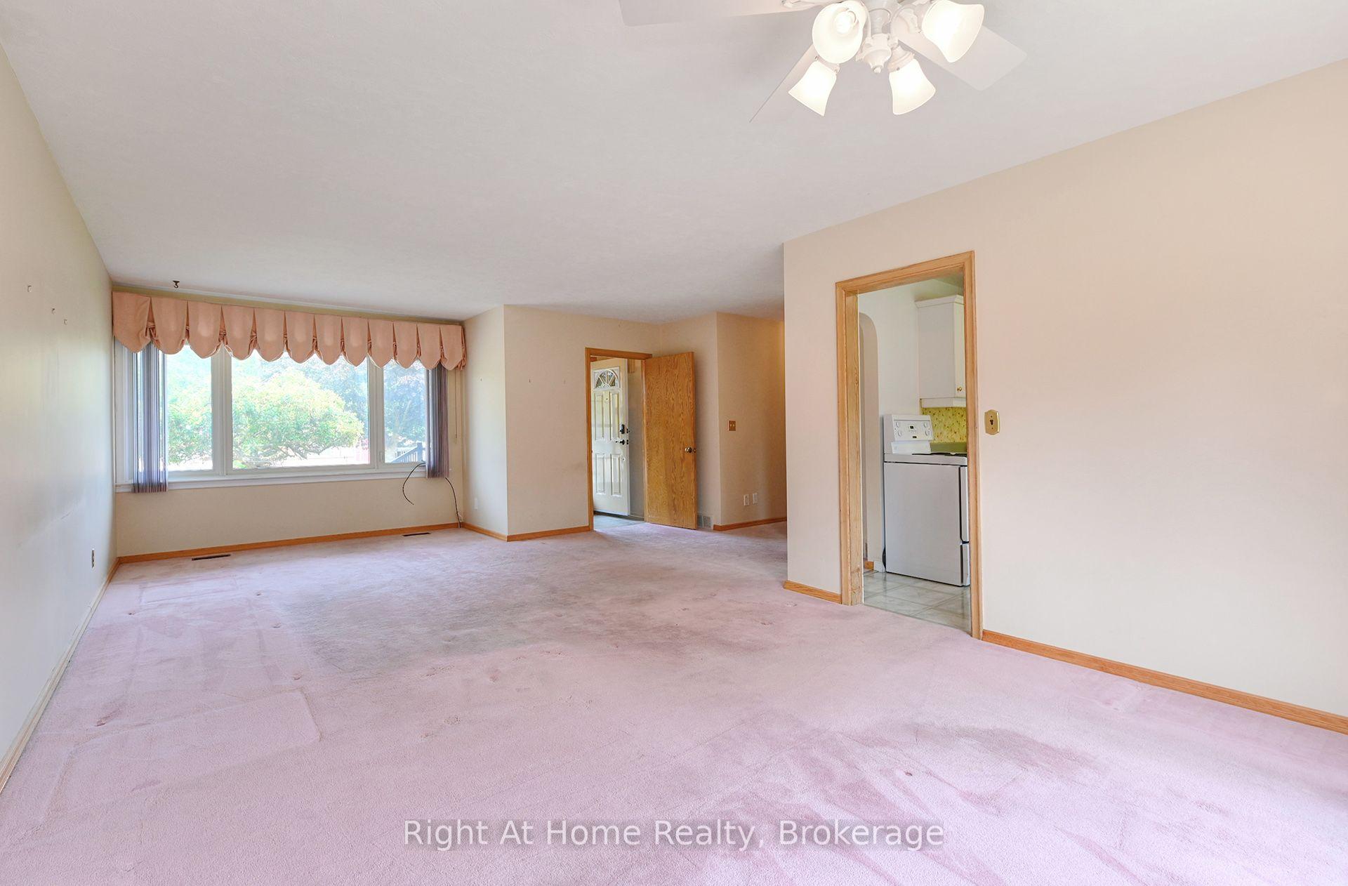 Photo 6 of 544 Harmony Road S, Oshawa, Donevan — HOMEH