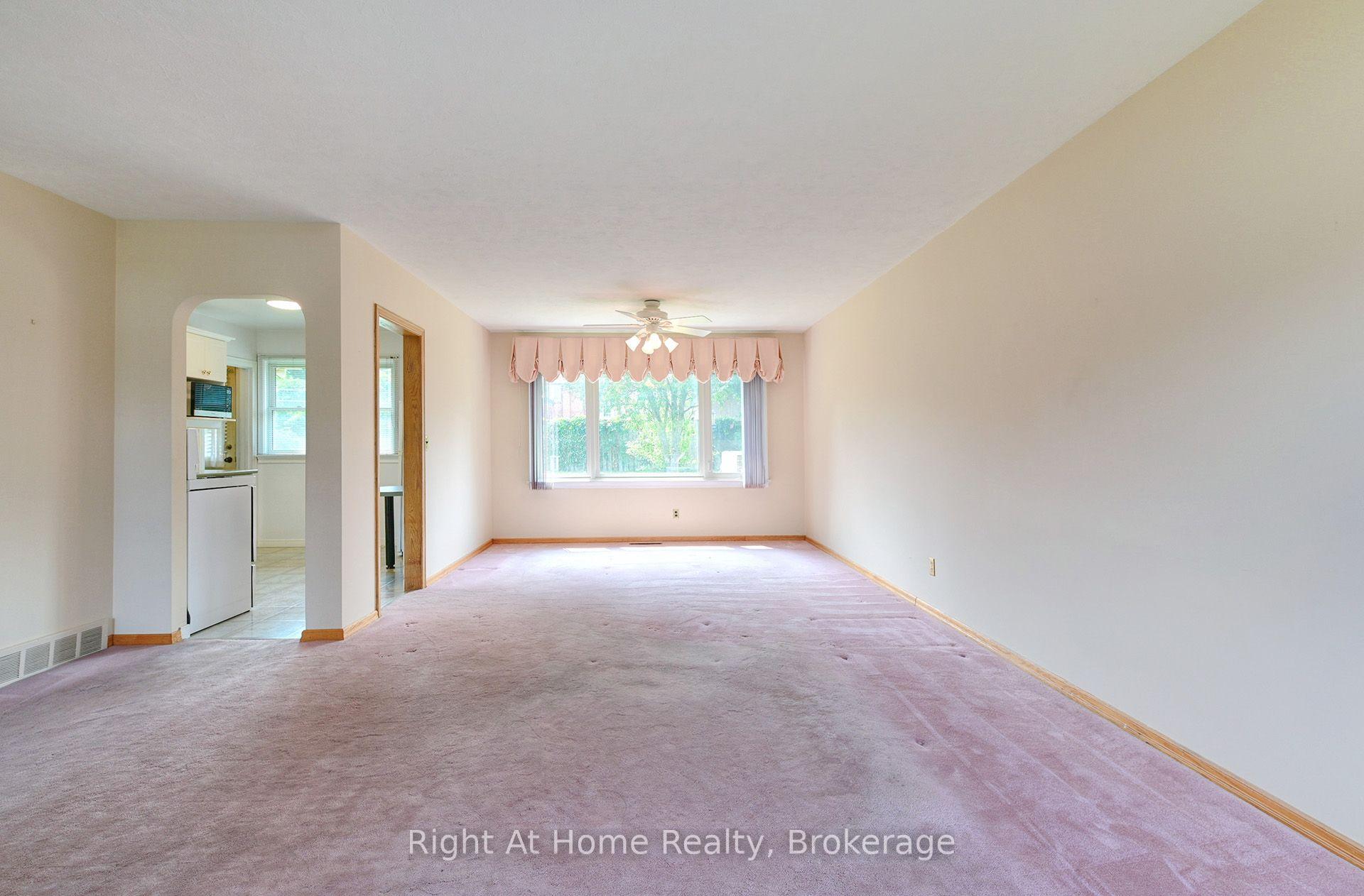 Photo 7 of 544 Harmony Road S, Oshawa, Donevan — HOMEH