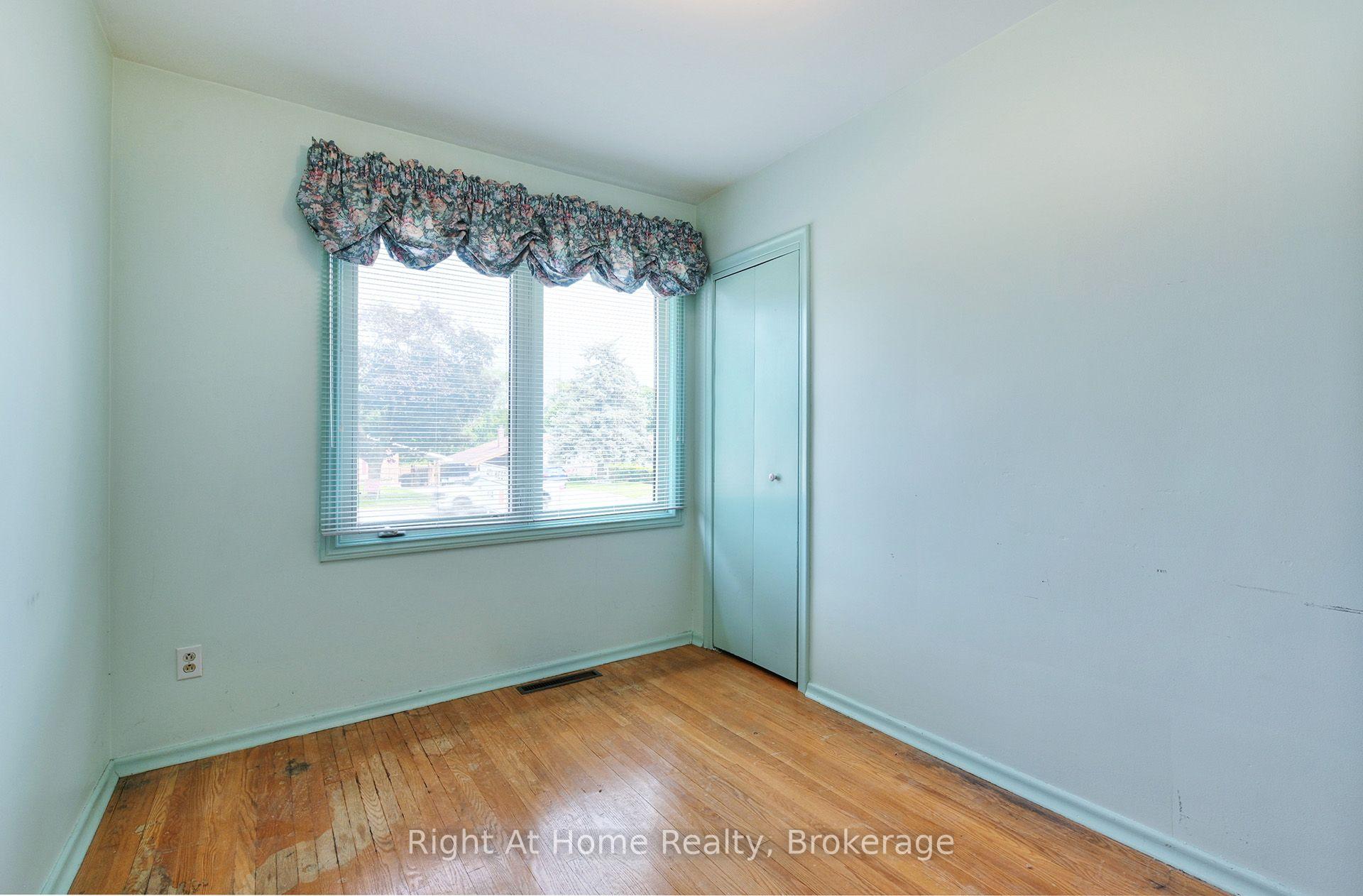 Photo 14 of 544 Harmony Road S, Oshawa, Donevan — HOMEH