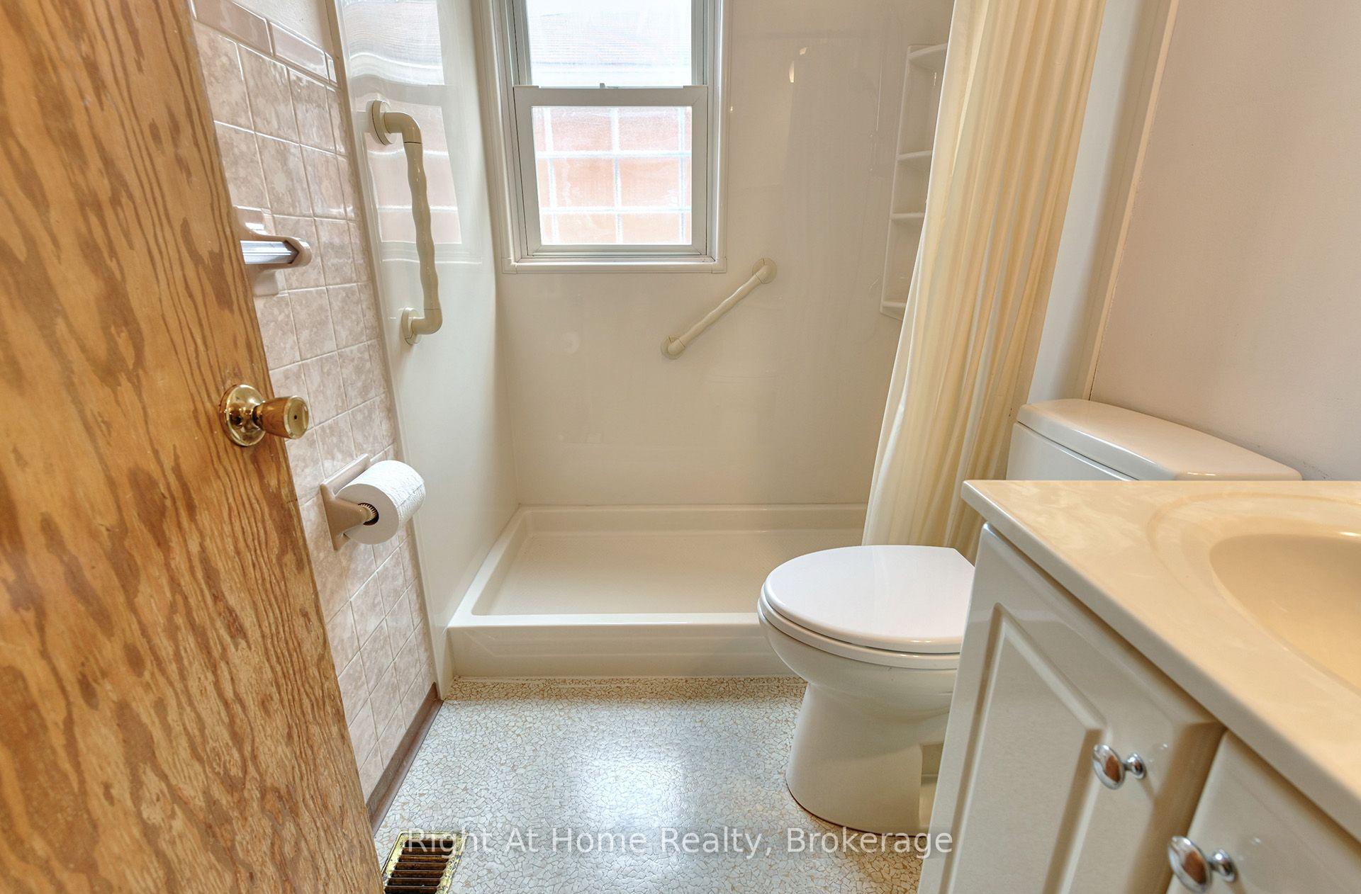 Photo 17 of 544 Harmony Road S, Oshawa, Donevan — HOMEH