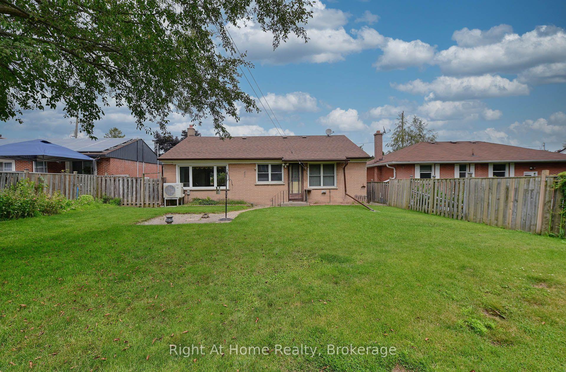 Photo 25 of 544 Harmony Road S, Oshawa, Donevan — HOMEH