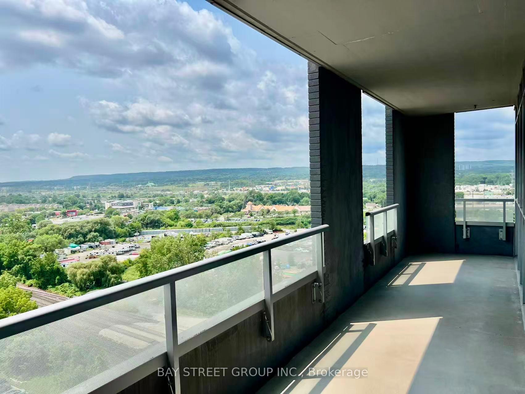 Photo 6 of Unit 1408, 2081 Fairview Street, Burlington, Freeman — HOMEH