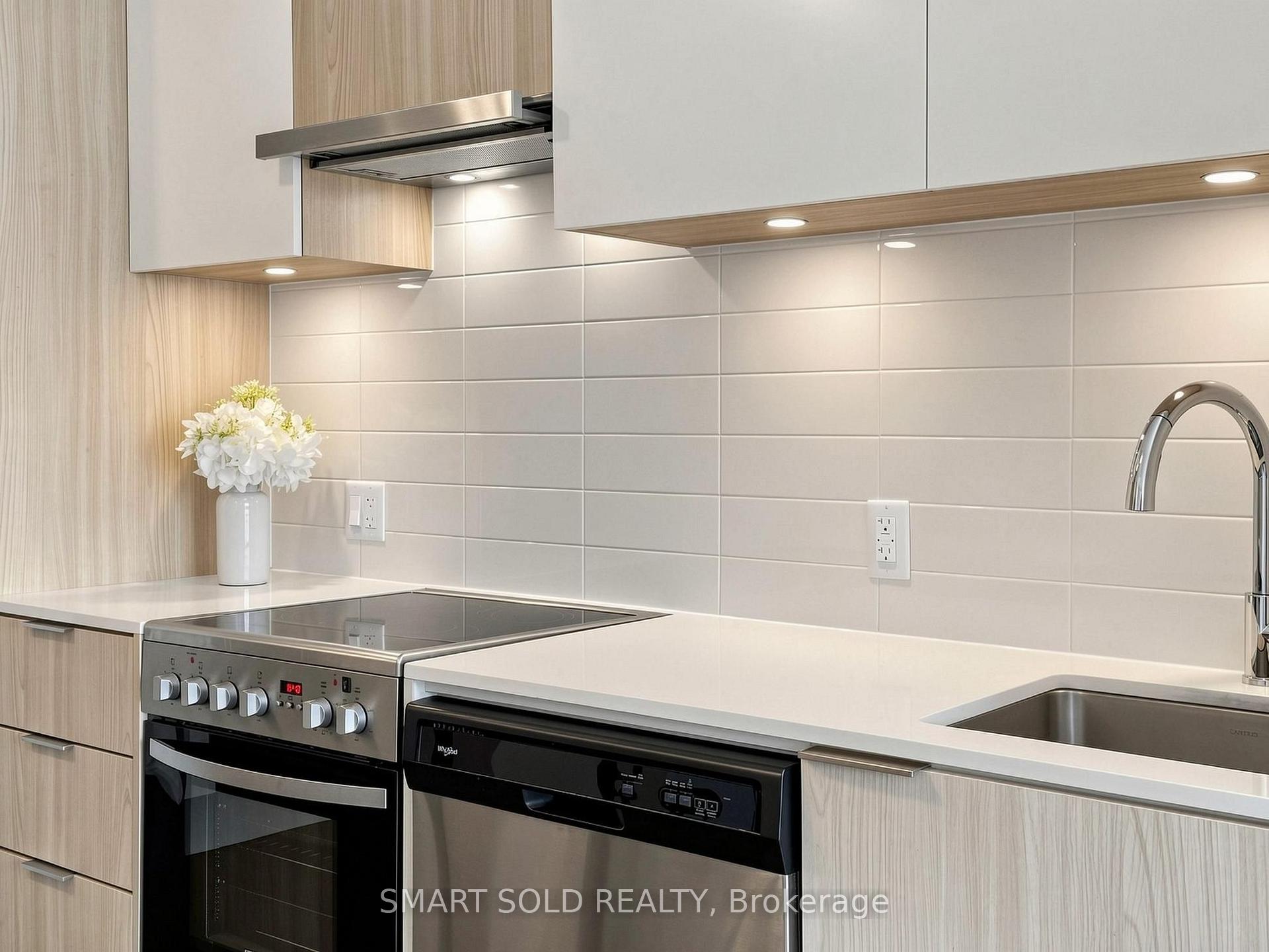 Photo 19 of Unit 1405, 203 College Street, Toronto, Kensington-Chinatown — HOMEH