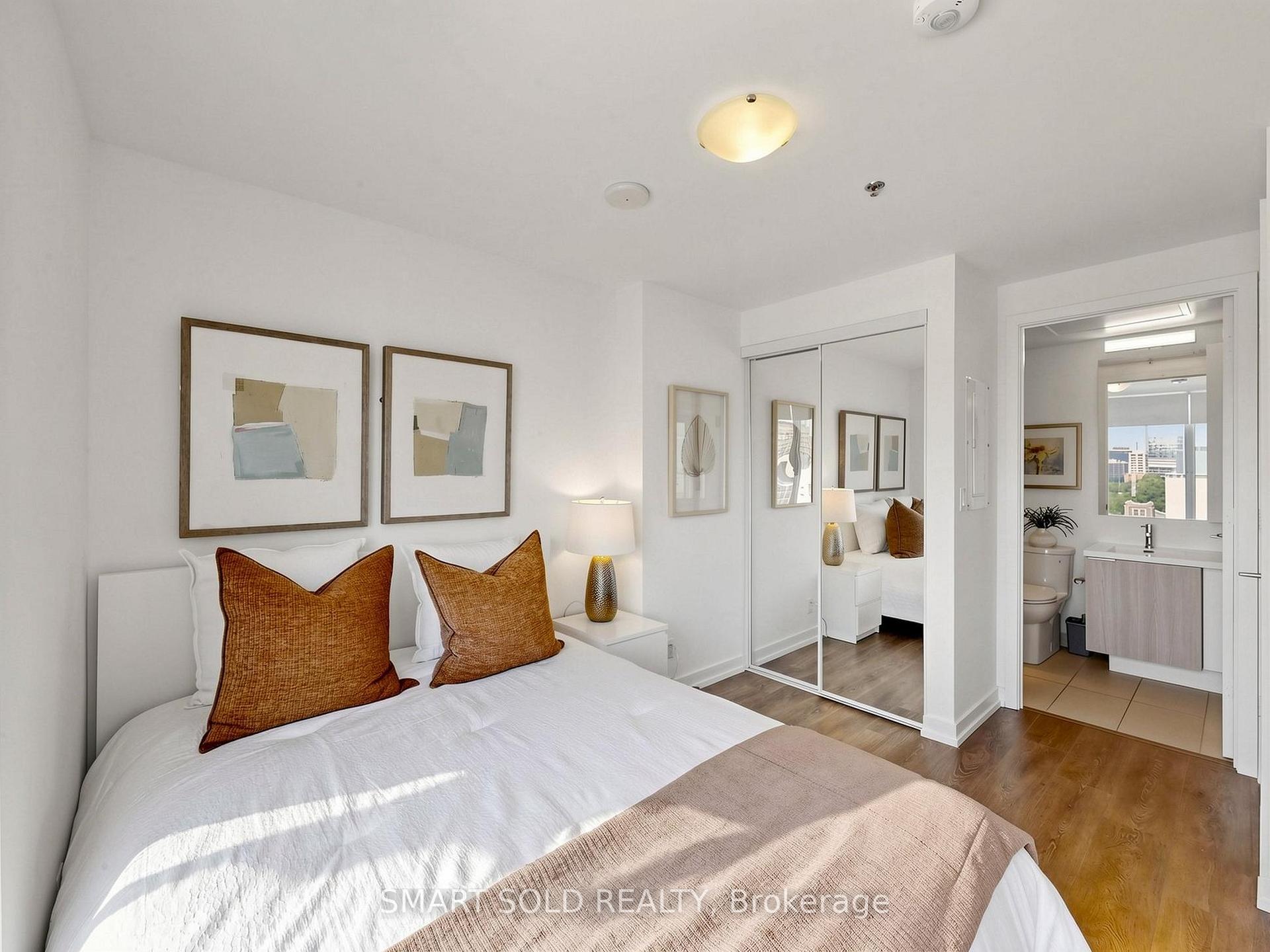 Photo 21 of Unit 1405, 203 College Street, Toronto, Kensington-Chinatown — HOMEH