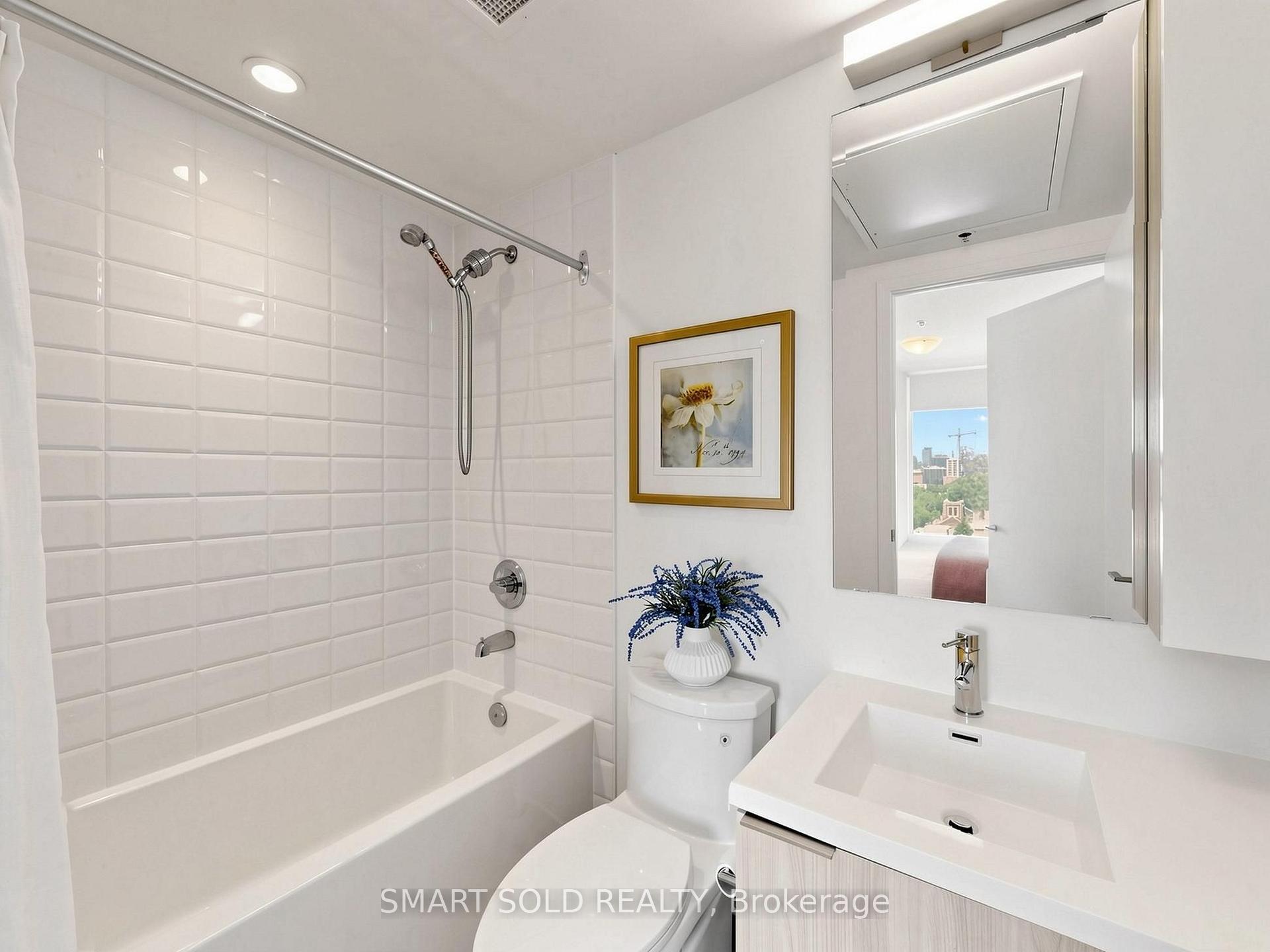 Photo 24 of Unit 1405, 203 College Street, Toronto, Kensington-Chinatown — HOMEH