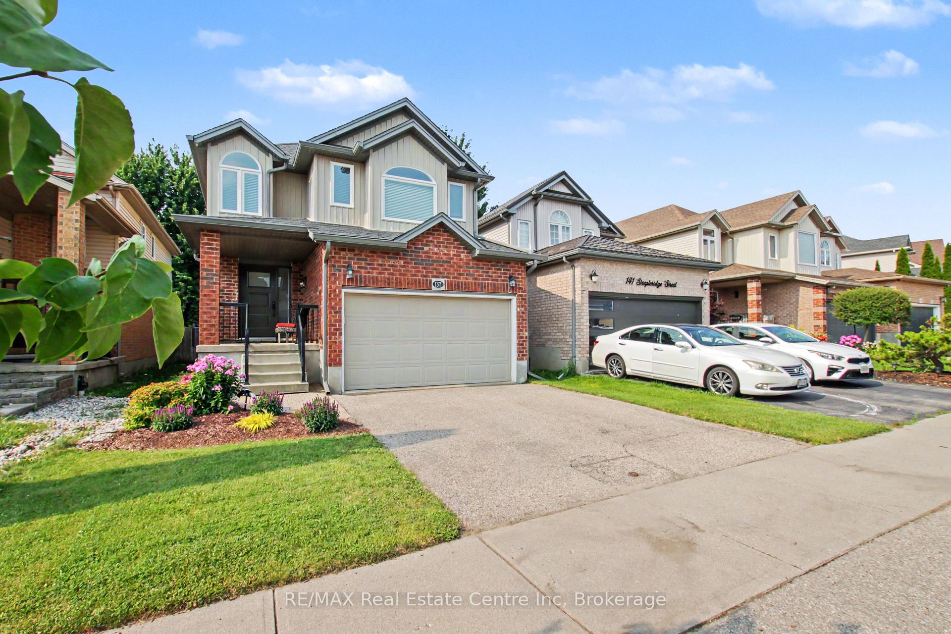 Photo 3 of 137 Steepleridge Street, Kitchener, Doon South — HOMEH