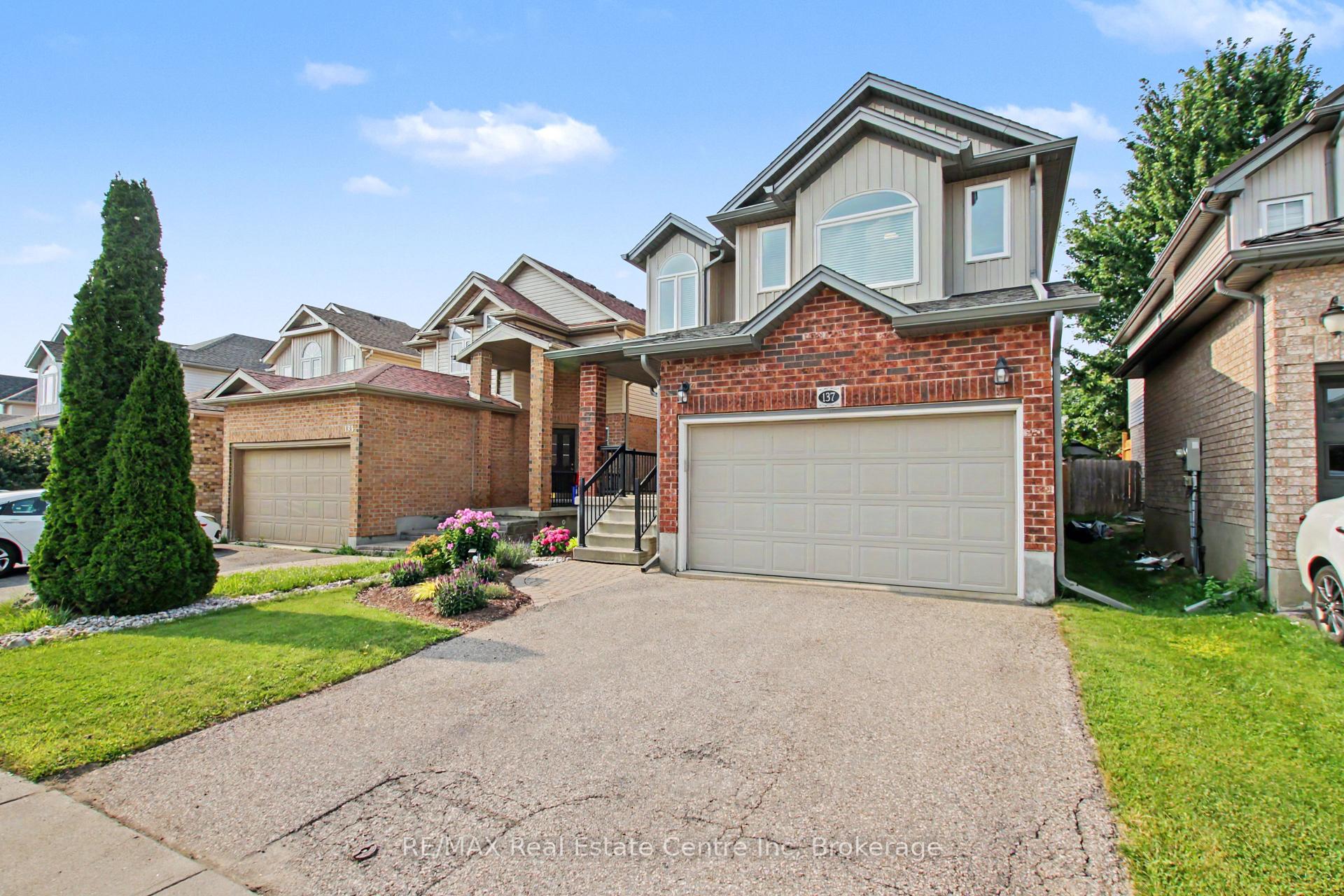 Photo 4 of 137 Steepleridge Street, Kitchener, Doon South — HOMEH