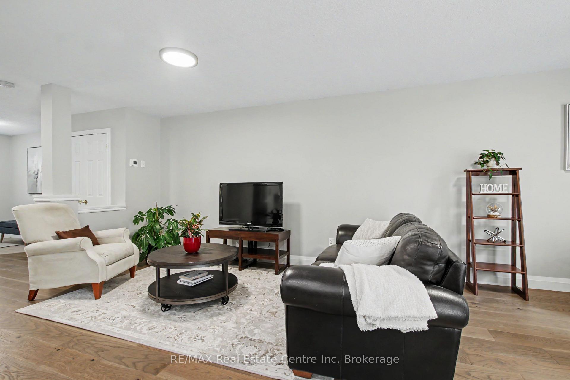 Photo 9 of 137 Steepleridge Street, Kitchener, Doon South — HOMEH