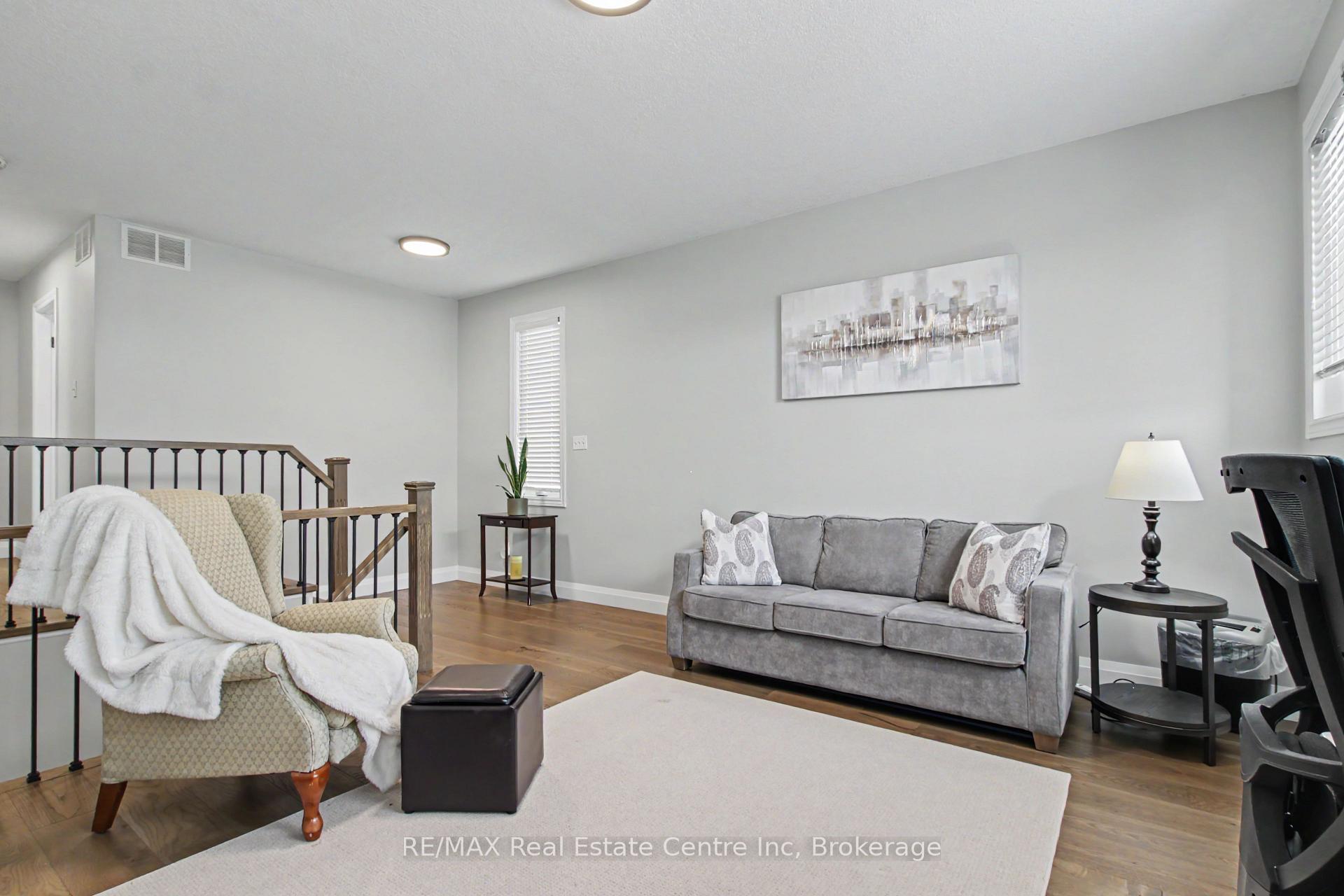 Photo 19 of 137 Steepleridge Street, Kitchener, Doon South — HOMEH