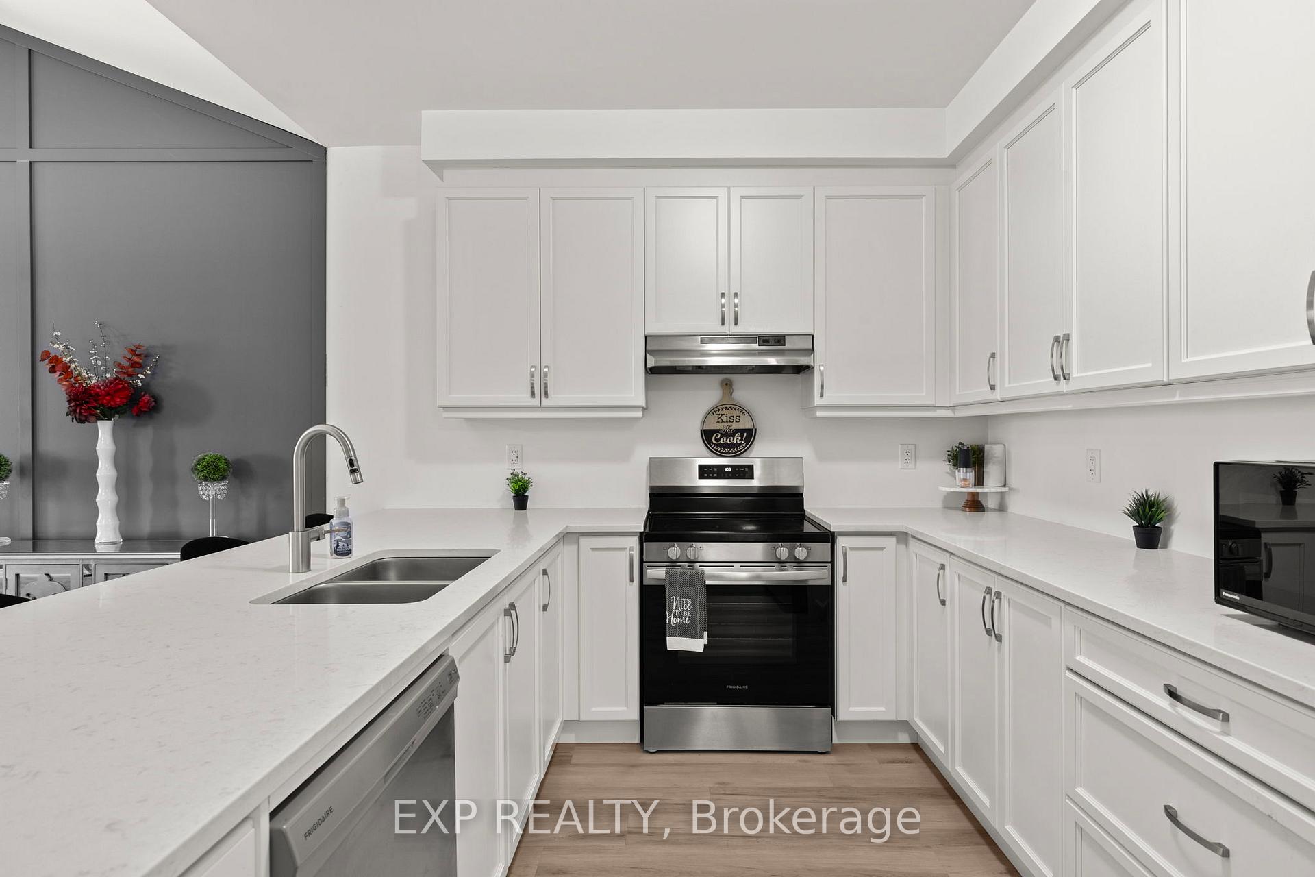 Photo 7 of 708 Sargeant Place, Innisfil, Rural Innisfil — HOMEH