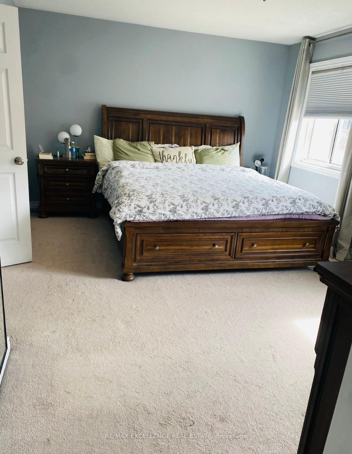 Photo 11 of 17 Fallstar Crescent, Brampton, Fletcher's Meadow — HOMEH