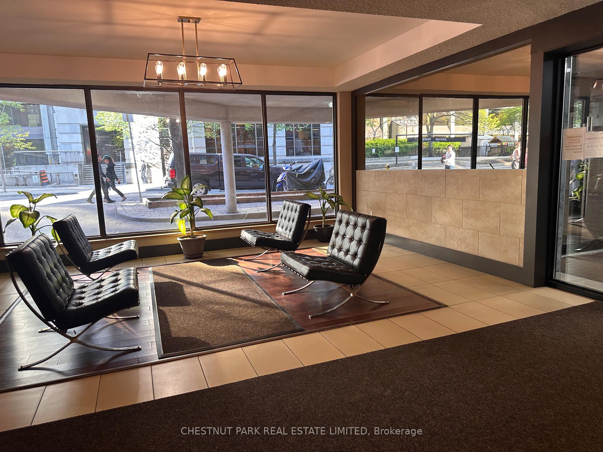 Photo 2 of Unit 812, 20 Saint Patrick Street, Toronto, Kensington-Chinatown — HOMEH