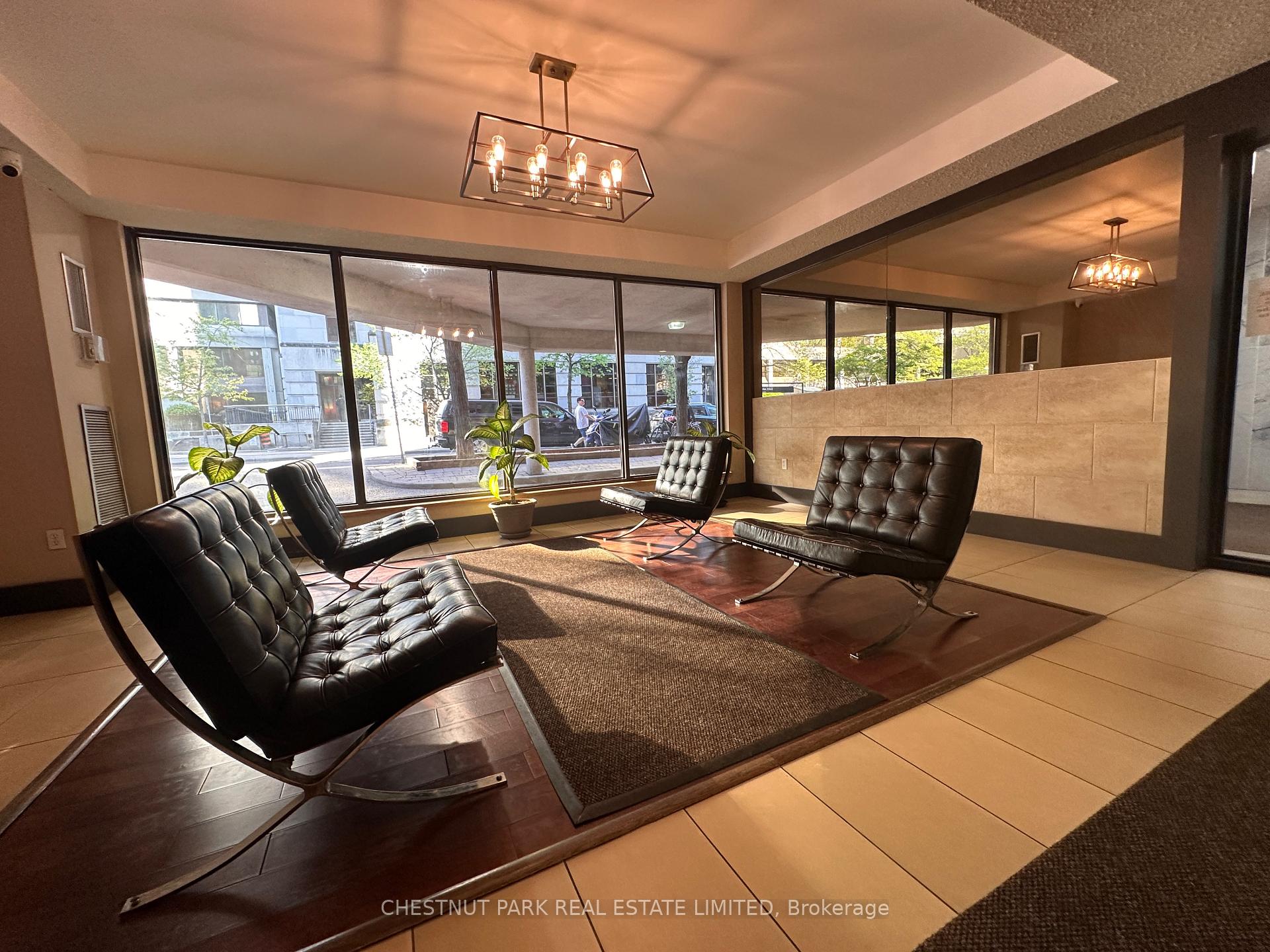 Photo 4 of Unit 812, 20 Saint Patrick Street, Toronto, Kensington-Chinatown — HOMEH