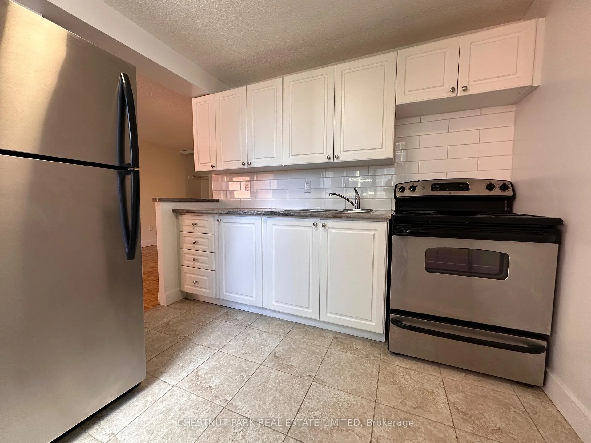 Photo 5 of Unit 812, 20 Saint Patrick Street, Toronto, Kensington-Chinatown — HOMEH