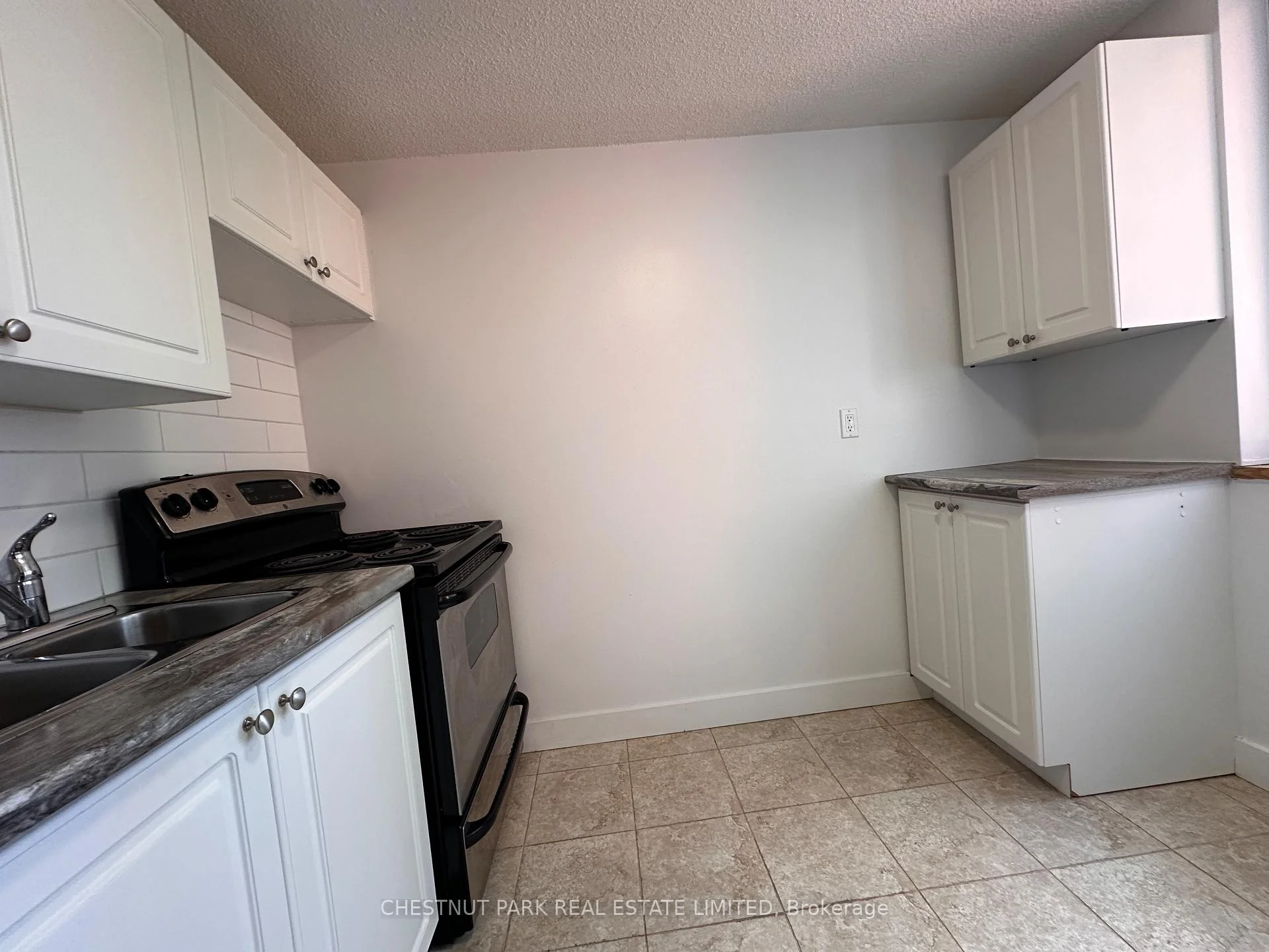 Photo 9 of Unit 812, 20 Saint Patrick Street, Toronto, Kensington-Chinatown — HOMEH