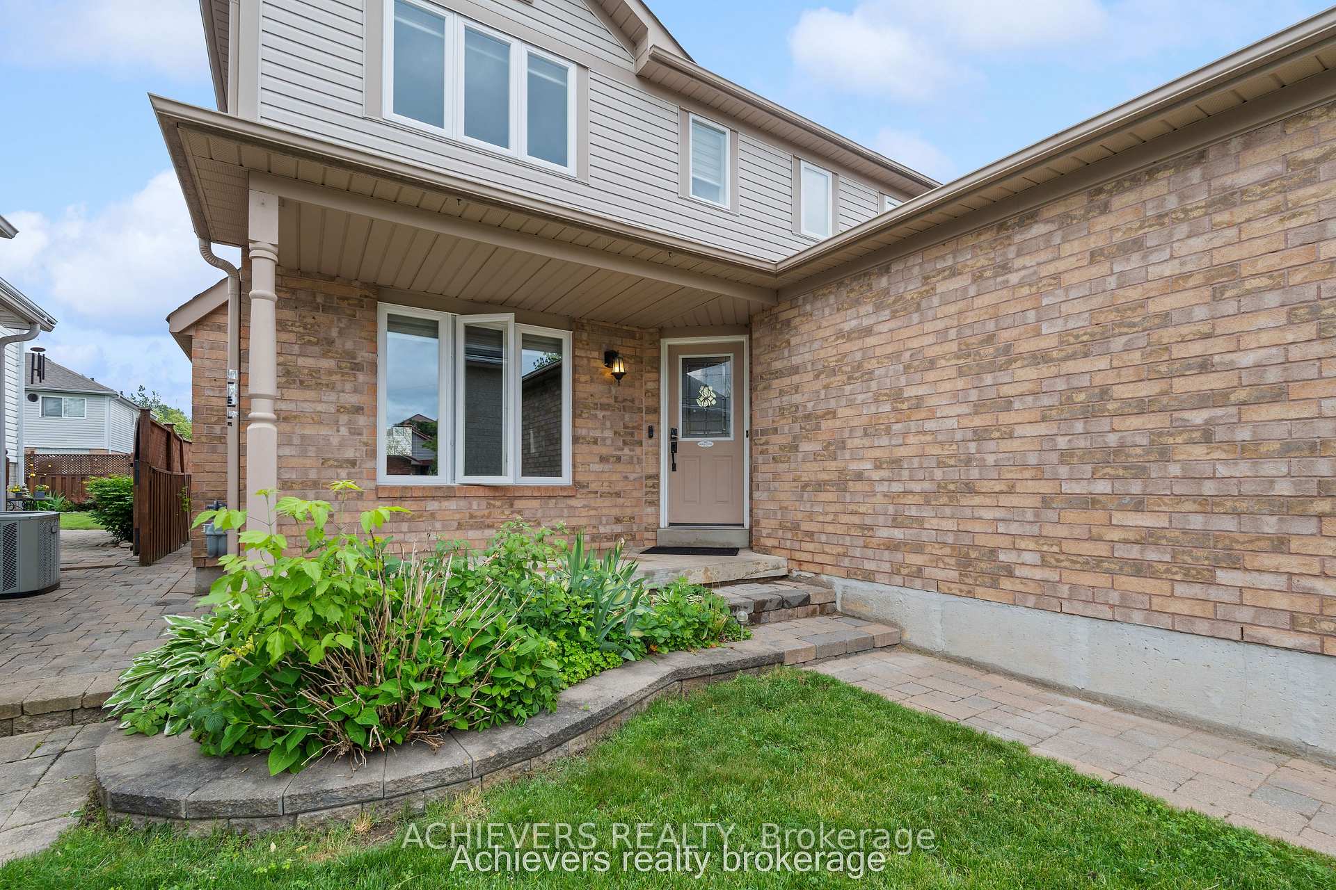 Photo 2 of 66 Leggott Avenue, Barrie, Painswick North — HOMEH
